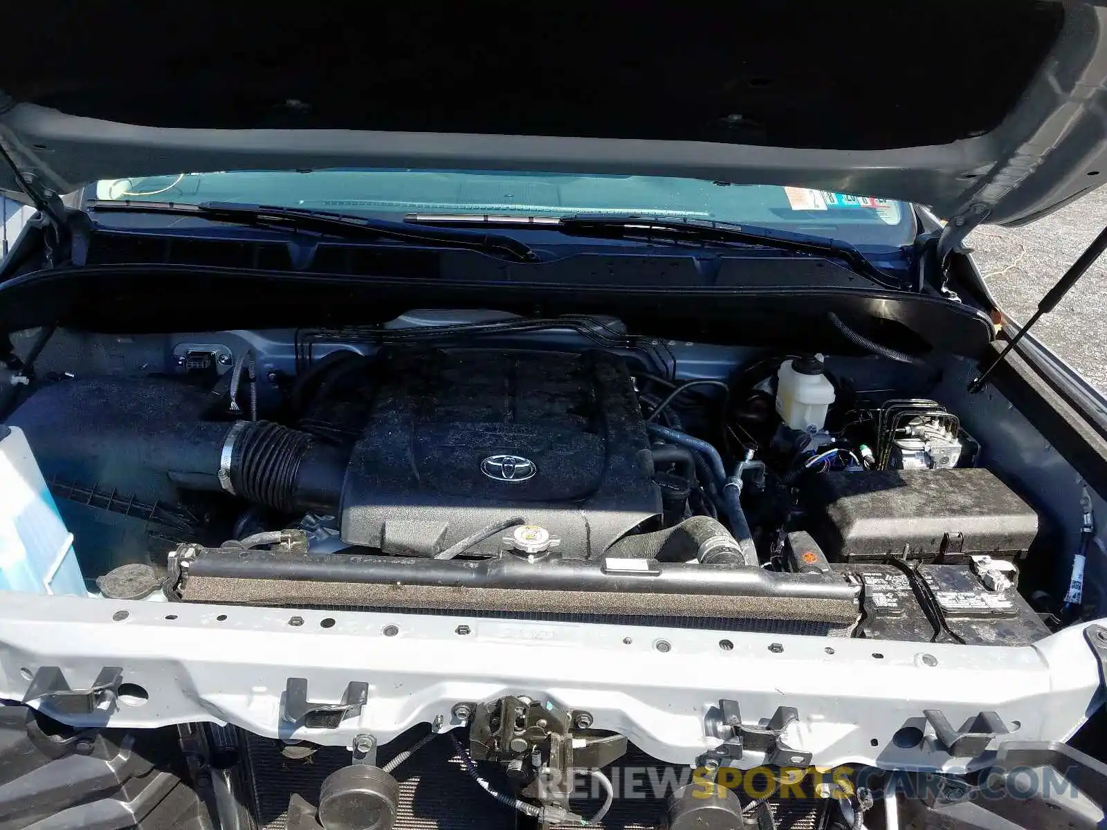 7 Photograph of a damaged car 5TFHY5F14KX870000 TOYOTA TUNDRA 2019