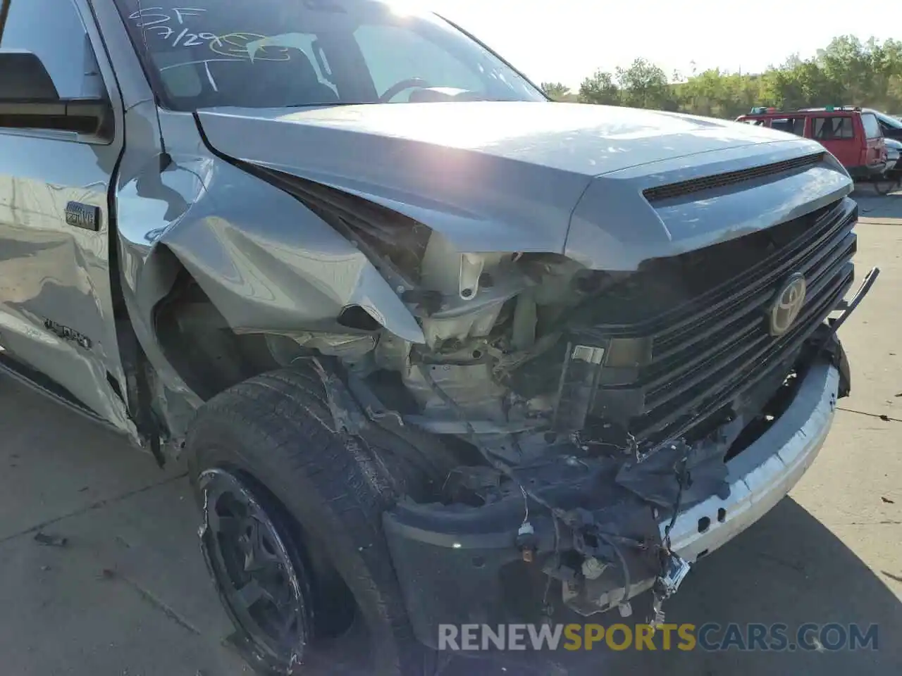 9 Photograph of a damaged car 5TFHY5F15KX792326 TOYOTA TUNDRA 2019