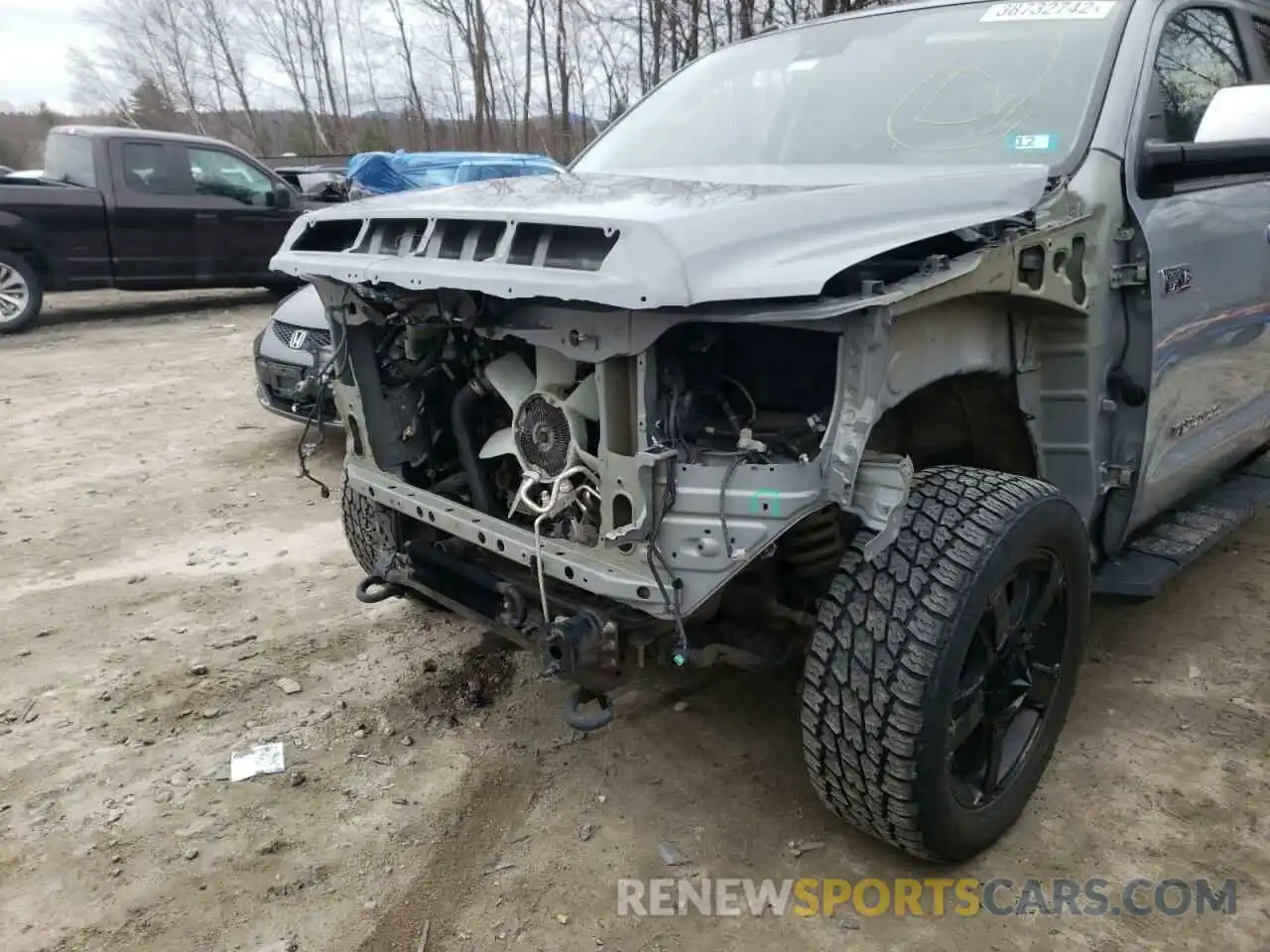 9 Photograph of a damaged car 5TFHY5F15KX799261 TOYOTA TUNDRA 2019