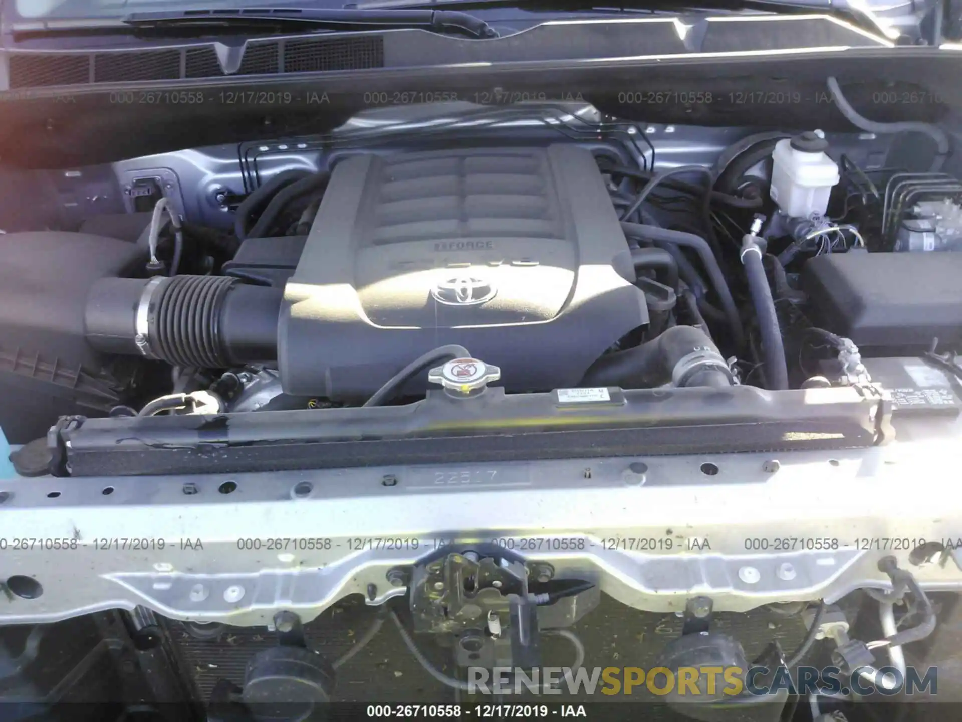 10 Photograph of a damaged car 5TFHY5F15KX847227 TOYOTA TUNDRA 2019