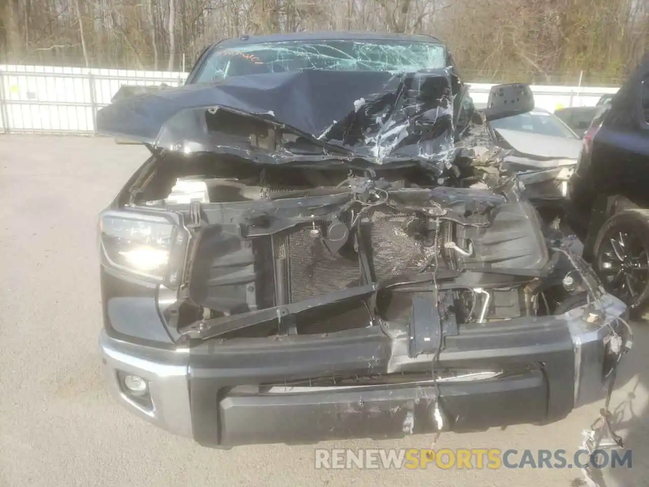 9 Photograph of a damaged car 5TFHY5F15KX858079 TOYOTA TUNDRA 2019