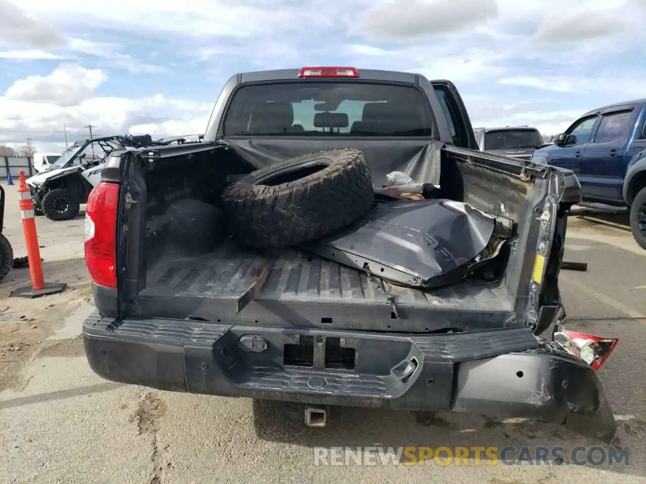 6 Photograph of a damaged car 5TFHY5F16KX830470 TOYOTA TUNDRA 2019