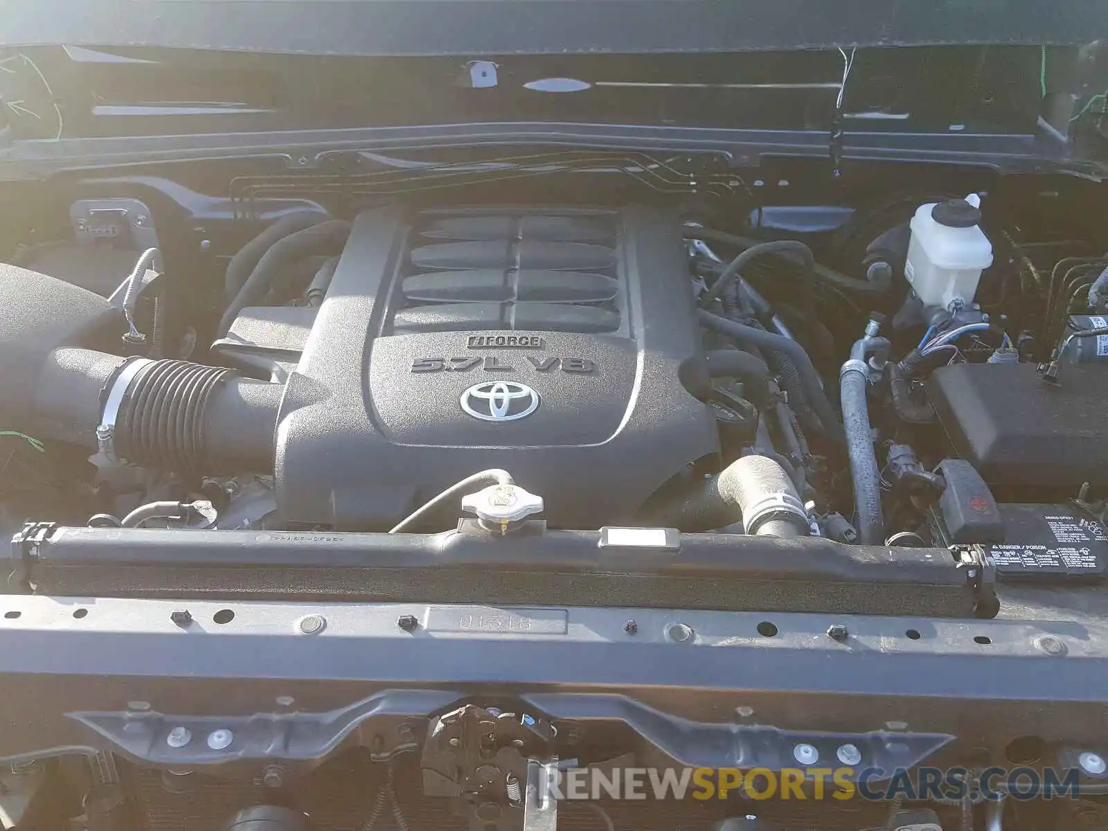 7 Photograph of a damaged car 5TFHY5F18KX779201 TOYOTA TUNDRA 2019