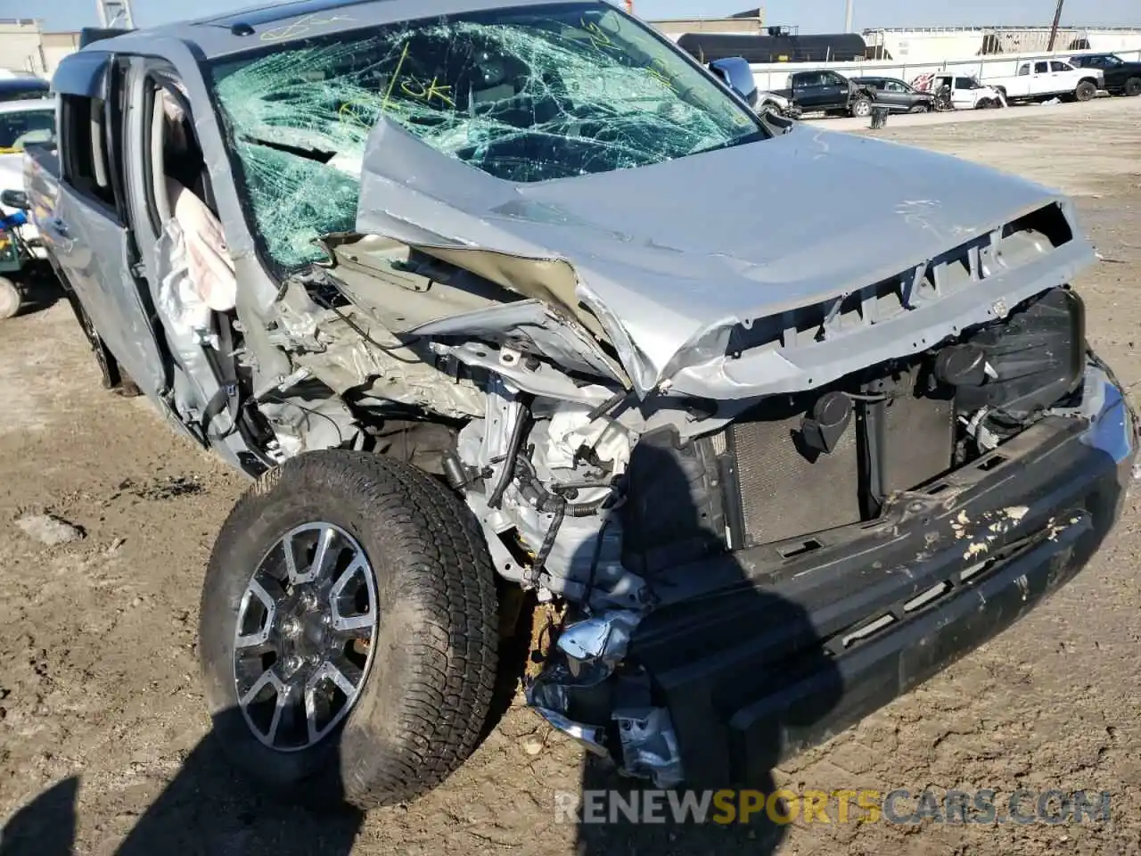 9 Photograph of a damaged car 5TFHY5F18KX815128 TOYOTA TUNDRA 2019