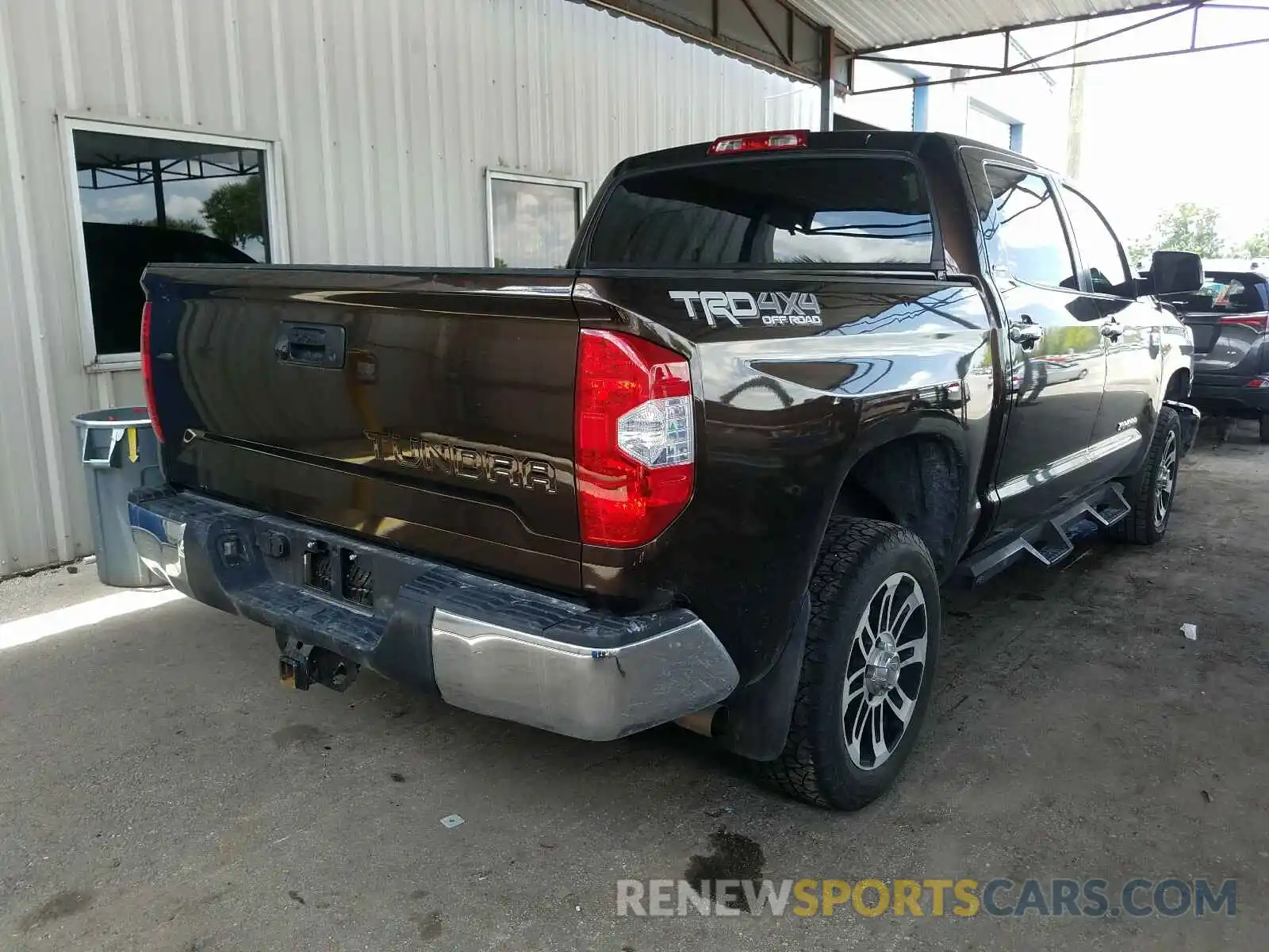 4 Photograph of a damaged car 5TFHY5F18KX862062 TOYOTA TUNDRA 2019