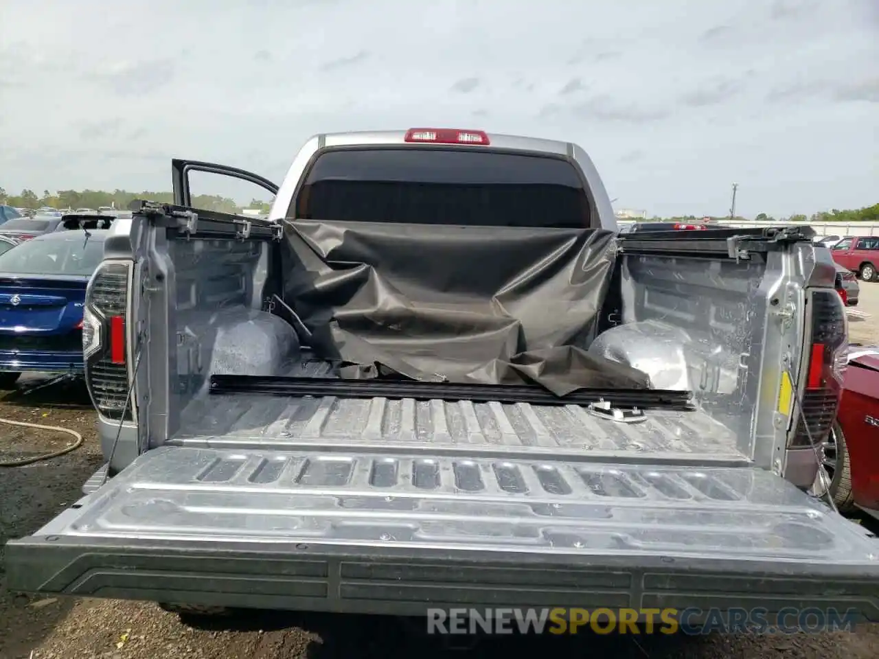 9 Photograph of a damaged car 5TFHY5F19KX792779 TOYOTA TUNDRA 2019