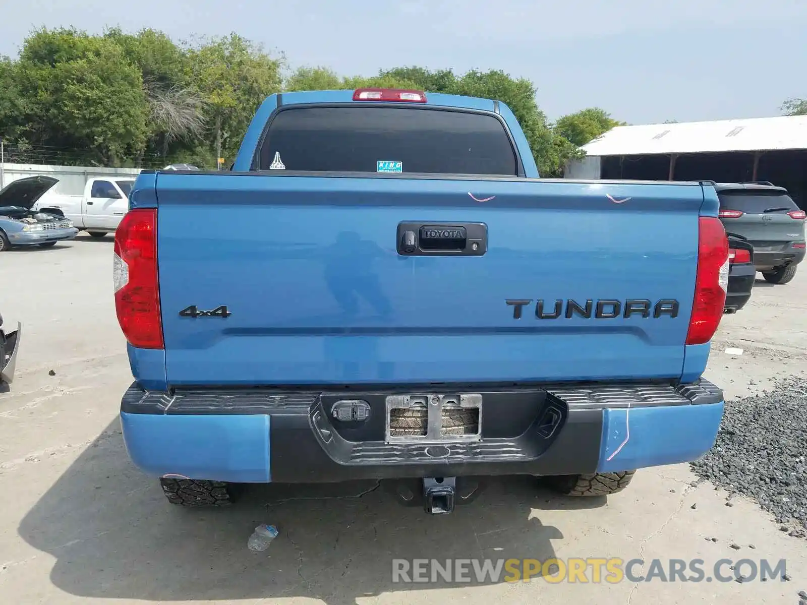 9 Photograph of a damaged car 5TFHY5F1XKX791057 TOYOTA TUNDRA 2019