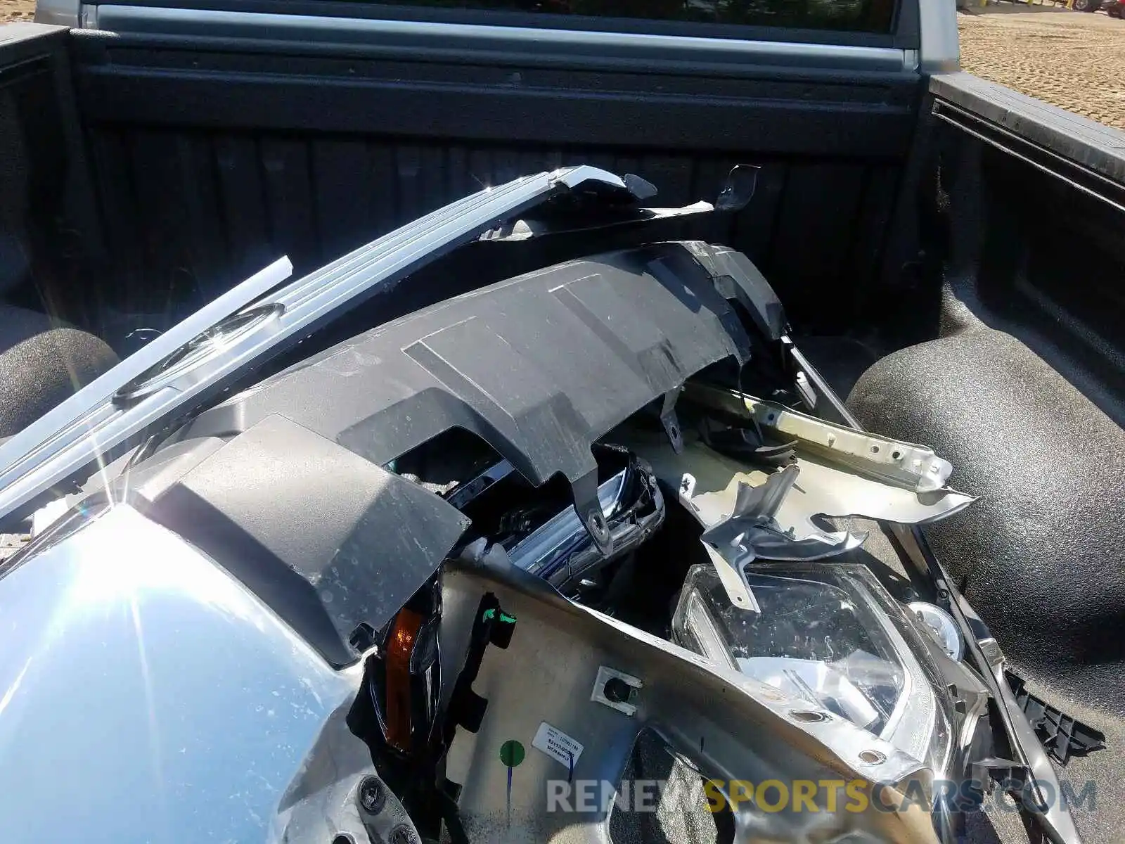 9 Photograph of a damaged car 5TFHY5F1XKX793889 TOYOTA TUNDRA 2019