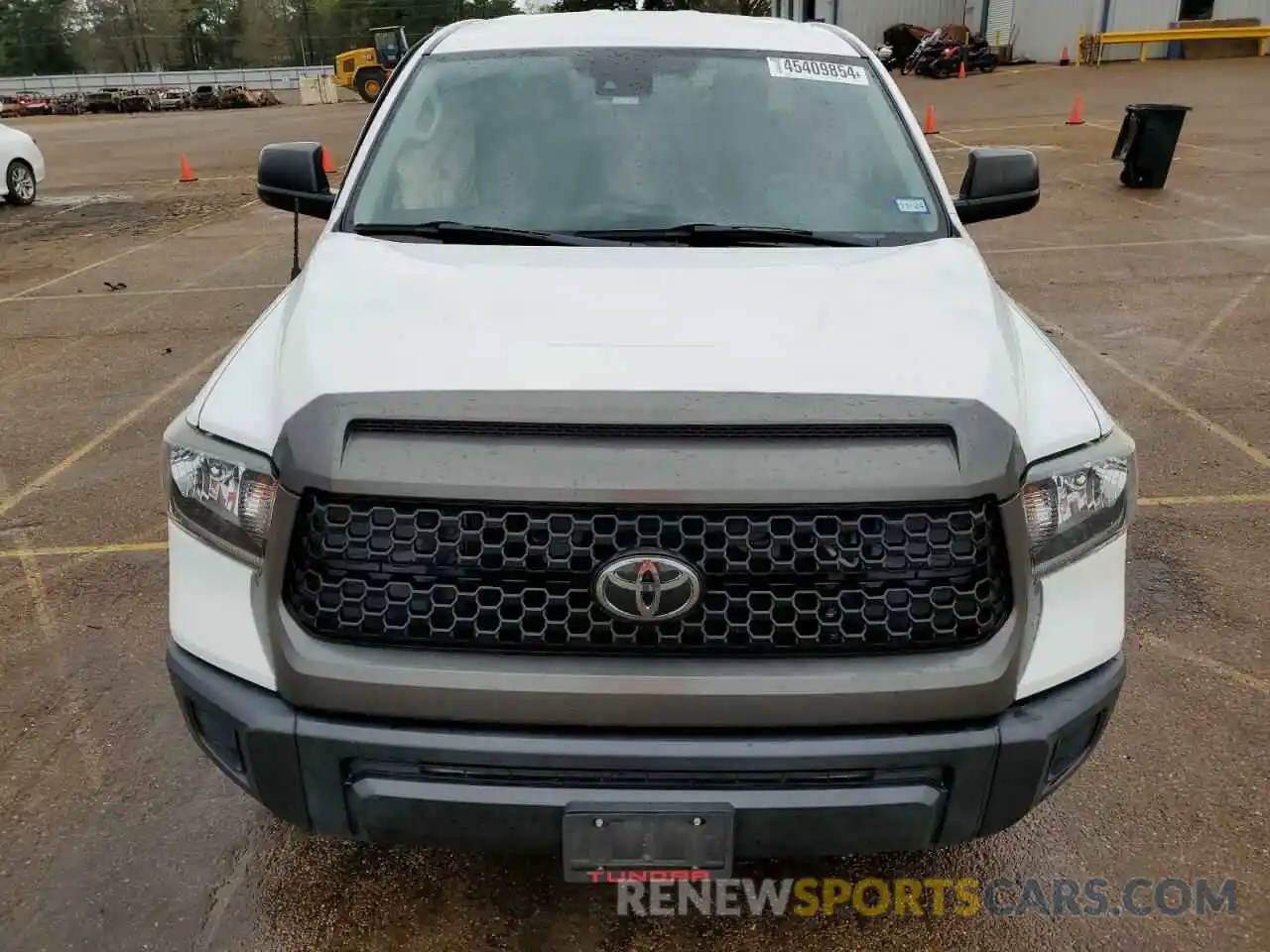 5 Photograph of a damaged car 5TFRM5F10KX142481 TOYOTA TUNDRA 2019