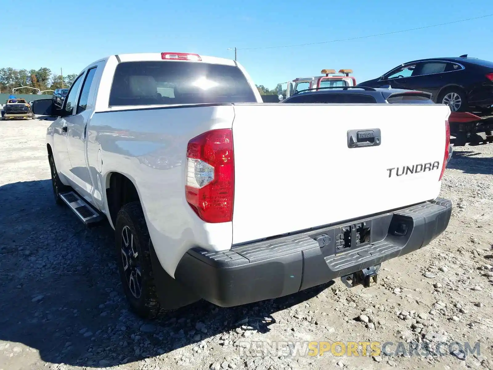 3 Фотография поврежденного автомобиля 5TFRM5F10KX142870 TOYOTA TUNDRA 2019