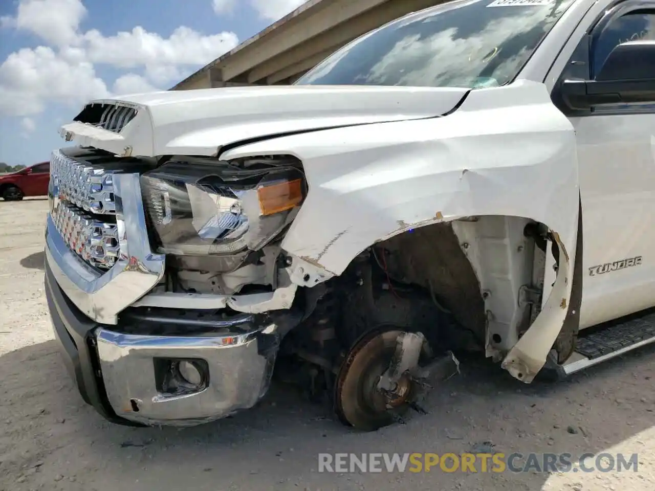 9 Photograph of a damaged car 5TFRM5F10KX143842 TOYOTA TUNDRA 2019