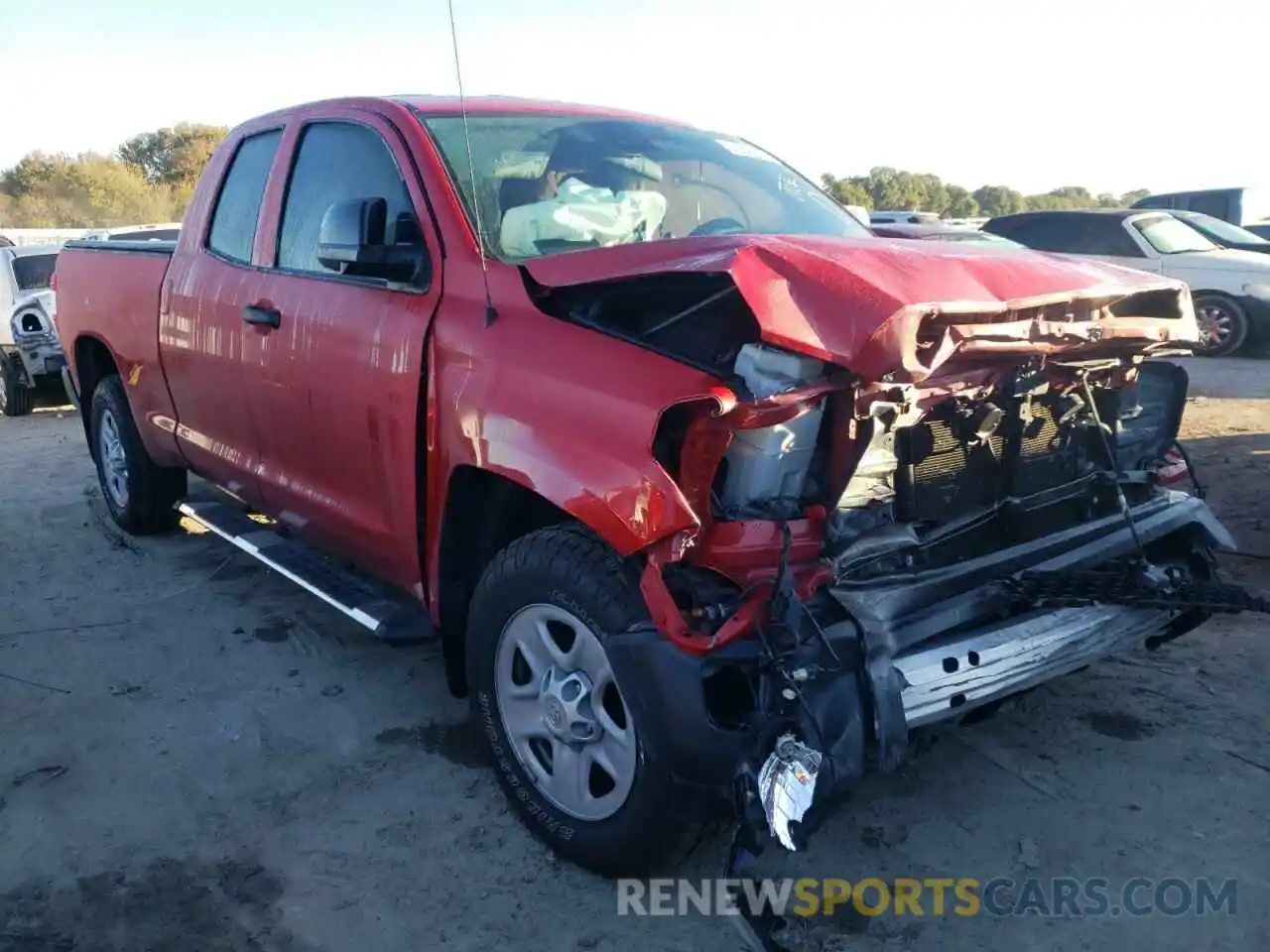 1 Photograph of a damaged car 5TFRM5F11KX136527 TOYOTA TUNDRA 2019