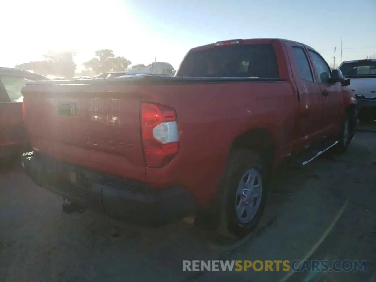 4 Photograph of a damaged car 5TFRM5F11KX136527 TOYOTA TUNDRA 2019