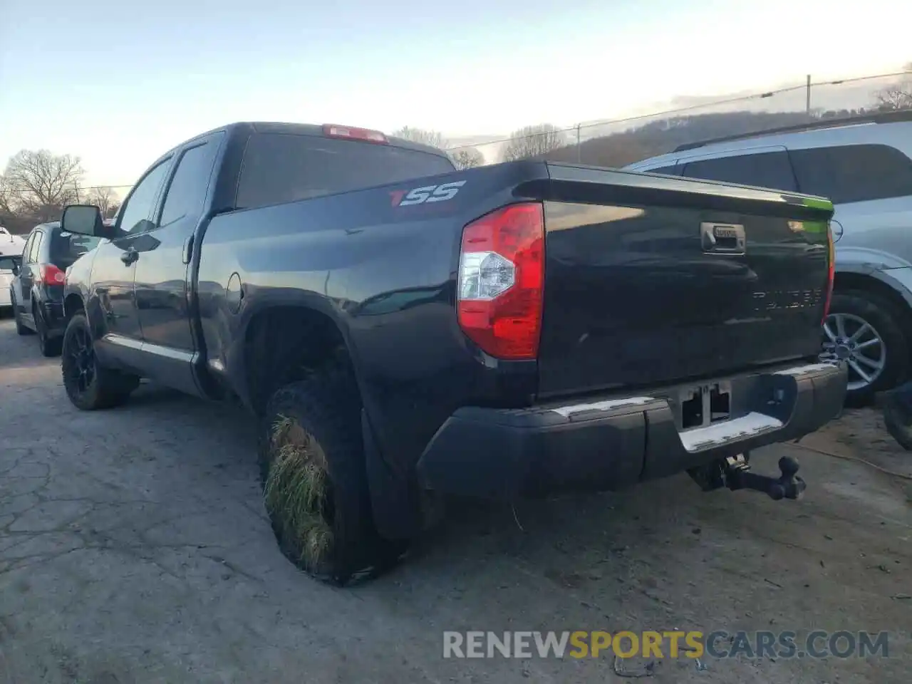 3 Photograph of a damaged car 5TFRM5F11KX139119 TOYOTA TUNDRA 2019