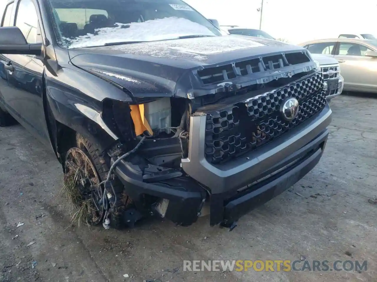 9 Photograph of a damaged car 5TFRM5F11KX139119 TOYOTA TUNDRA 2019