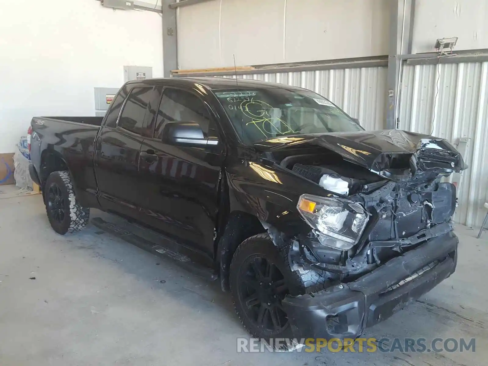 1 Photograph of a damaged car 5TFRM5F11KX140142 TOYOTA TUNDRA 2019