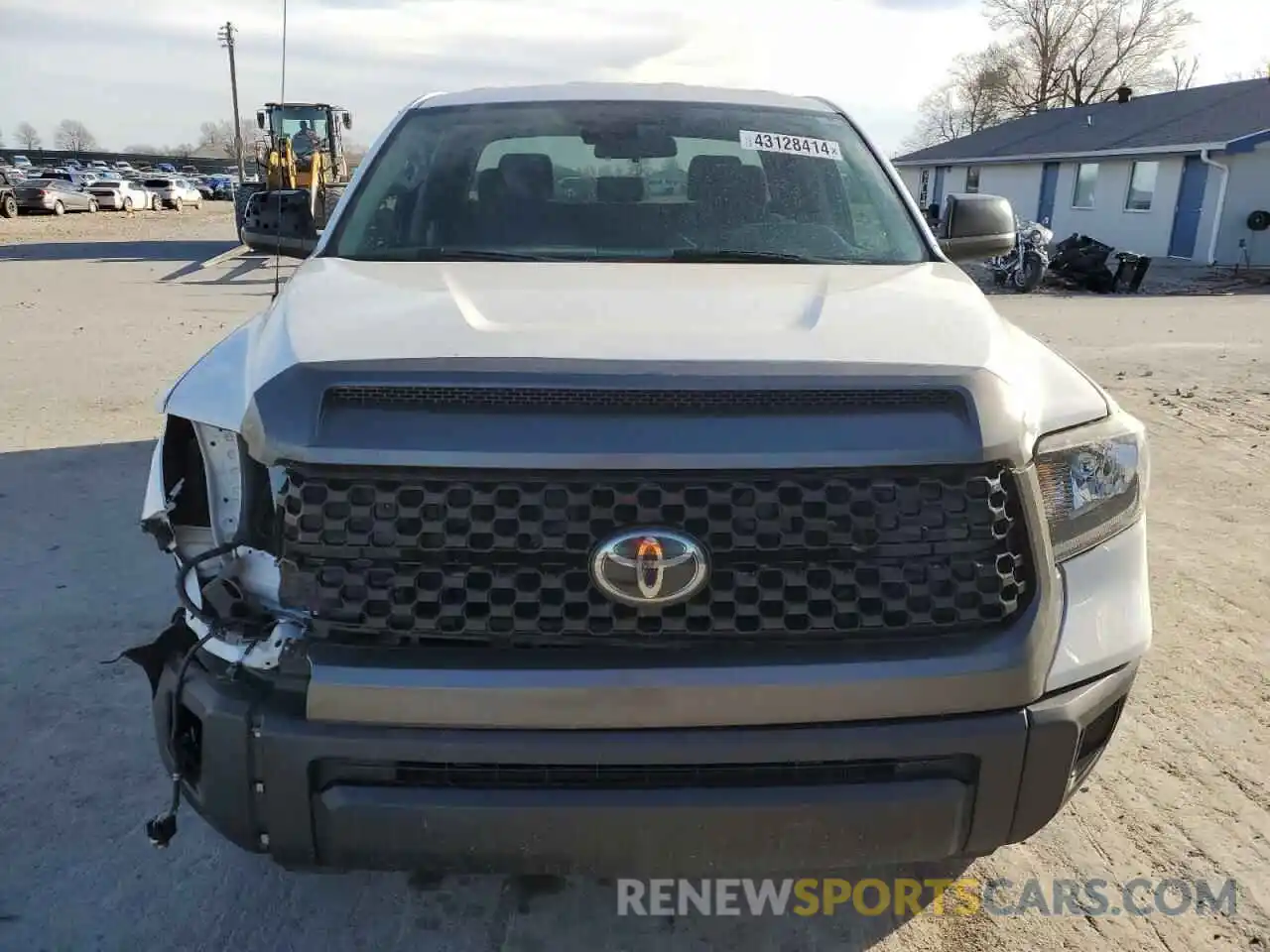 5 Photograph of a damaged car 5TFRM5F12KX137329 TOYOTA TUNDRA 2019