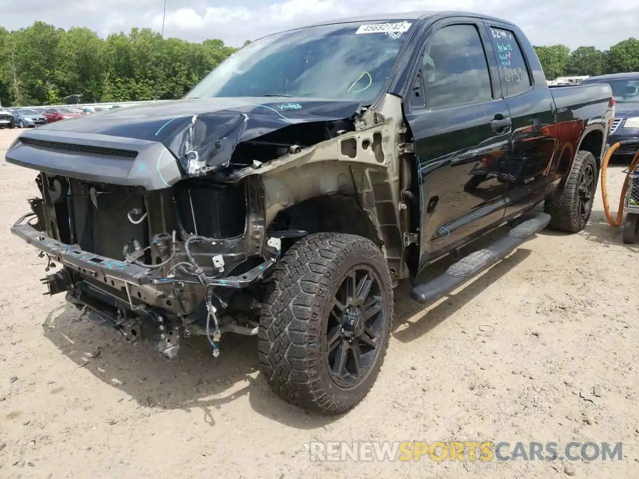 2 Фотография поврежденного автомобиля 5TFRM5F13KX139509 TOYOTA TUNDRA 2019