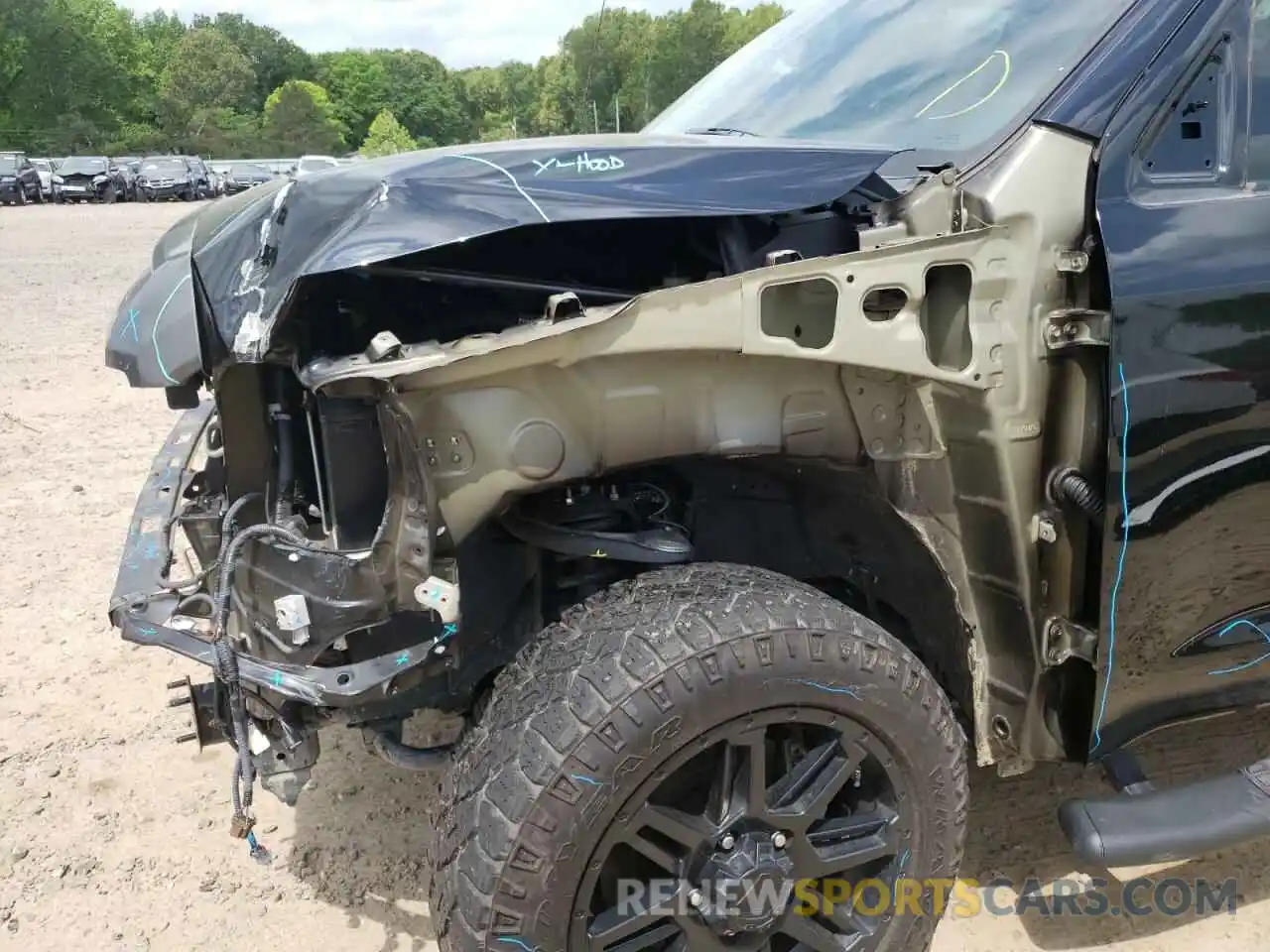 9 Photograph of a damaged car 5TFRM5F13KX139509 TOYOTA TUNDRA 2019