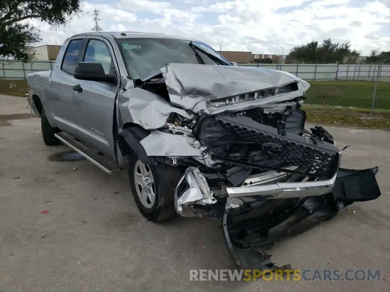 1 Photograph of a damaged car 5TFRM5F13KX139963 TOYOTA TUNDRA 2019