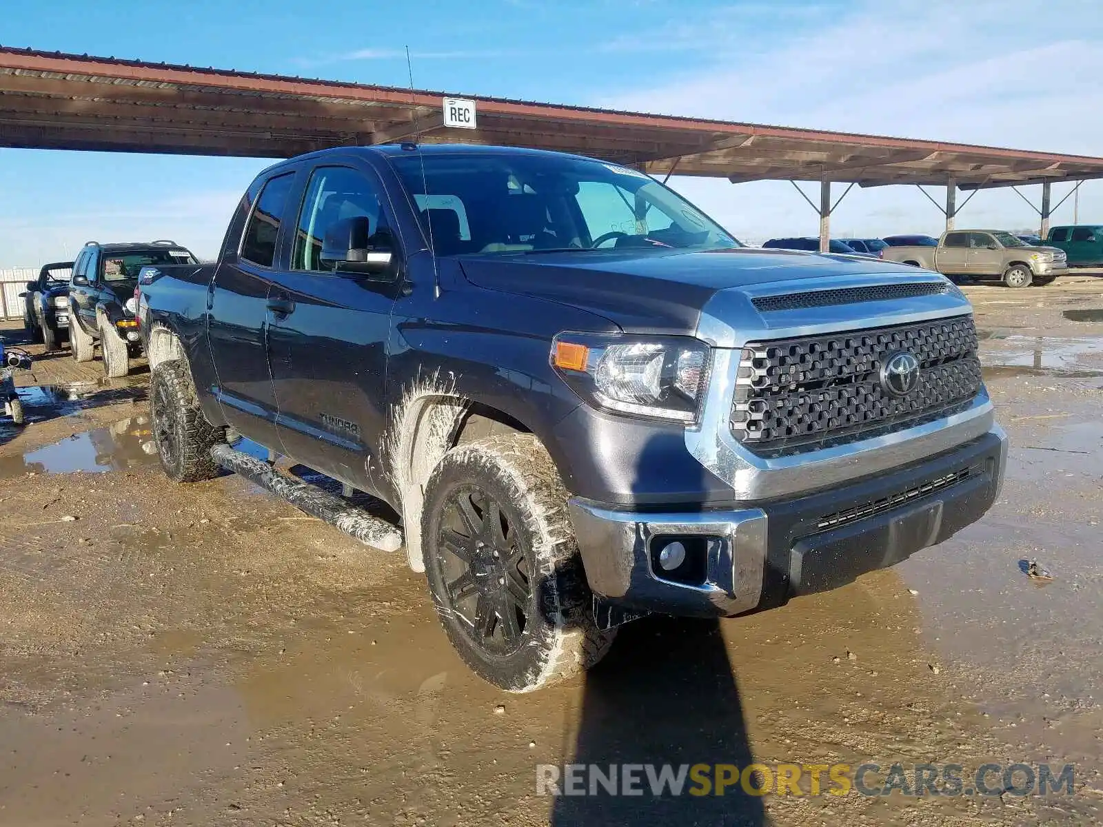 1 Photograph of a damaged car 5TFRM5F13KX140188 TOYOTA TUNDRA 2019