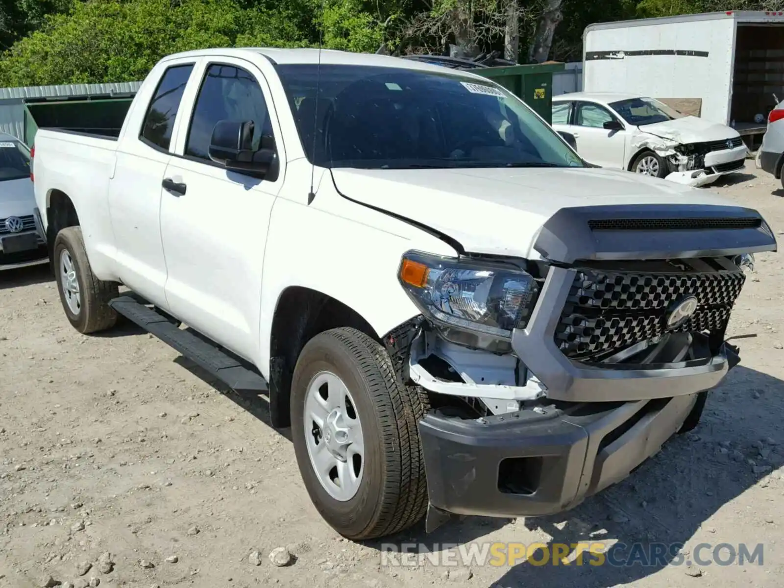 1 Photograph of a damaged car 5TFRM5F14KX137087 TOYOTA TUNDRA 2019