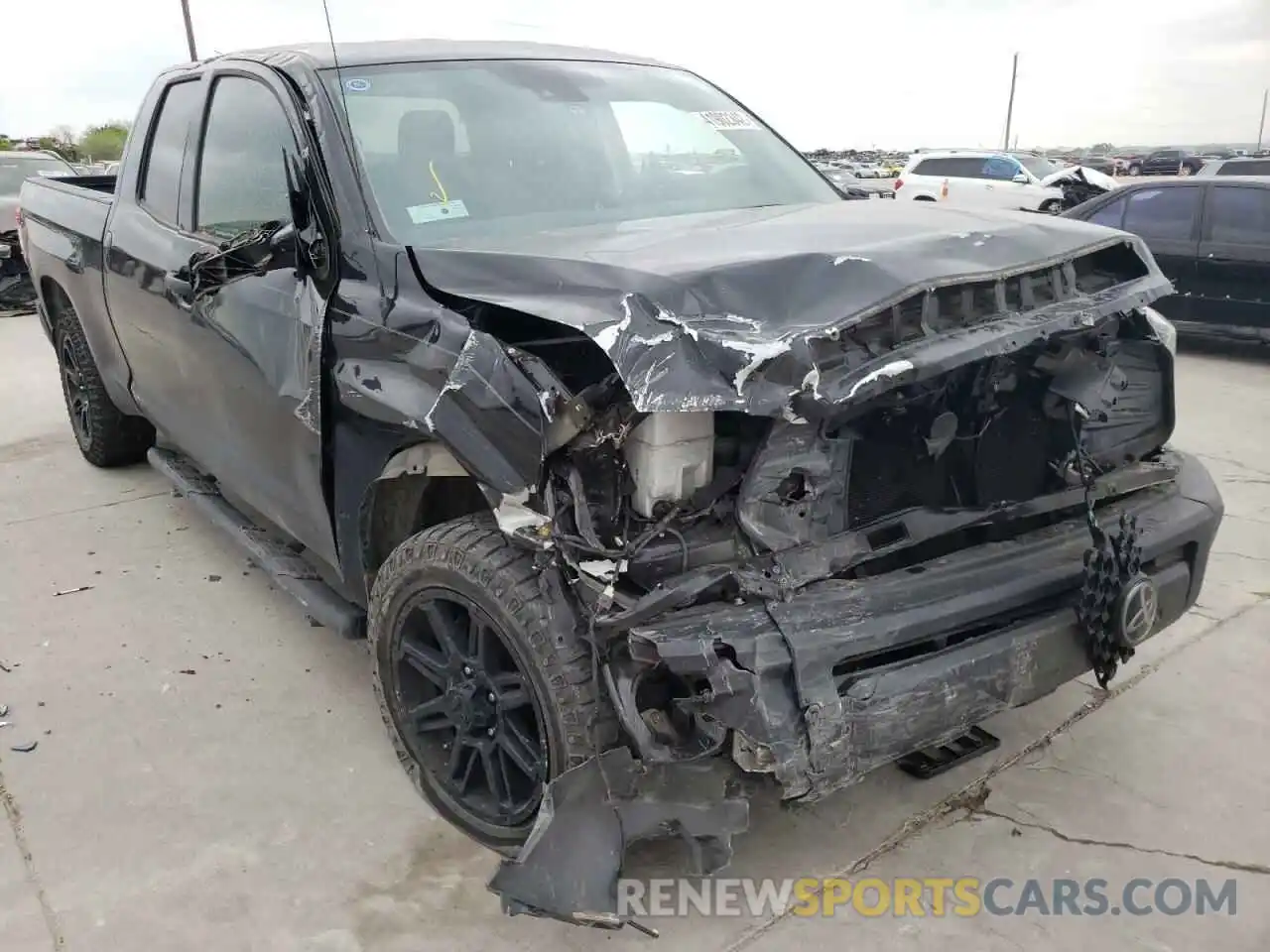 1 Photograph of a damaged car 5TFRM5F14KX138479 TOYOTA TUNDRA 2019