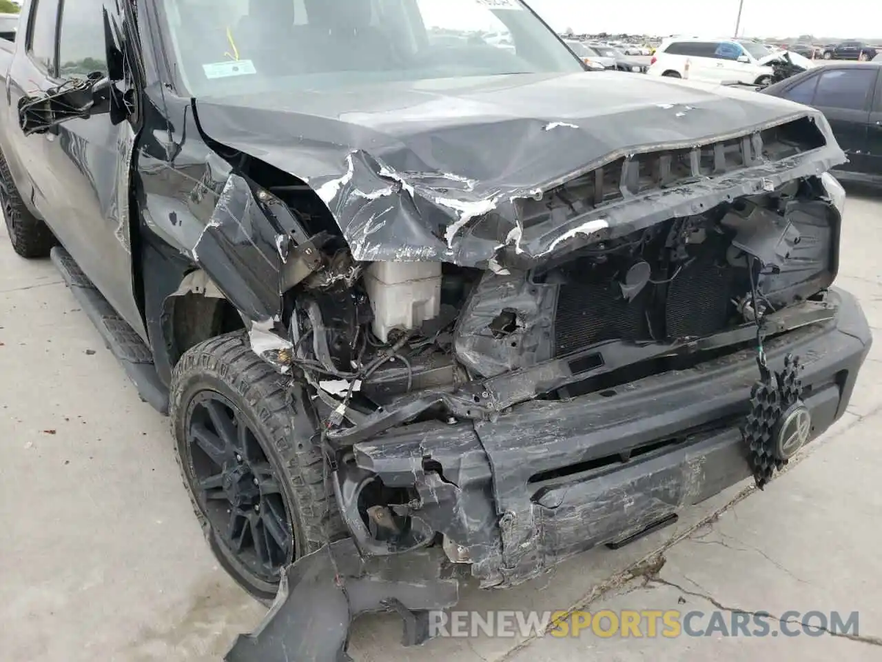 9 Photograph of a damaged car 5TFRM5F14KX138479 TOYOTA TUNDRA 2019