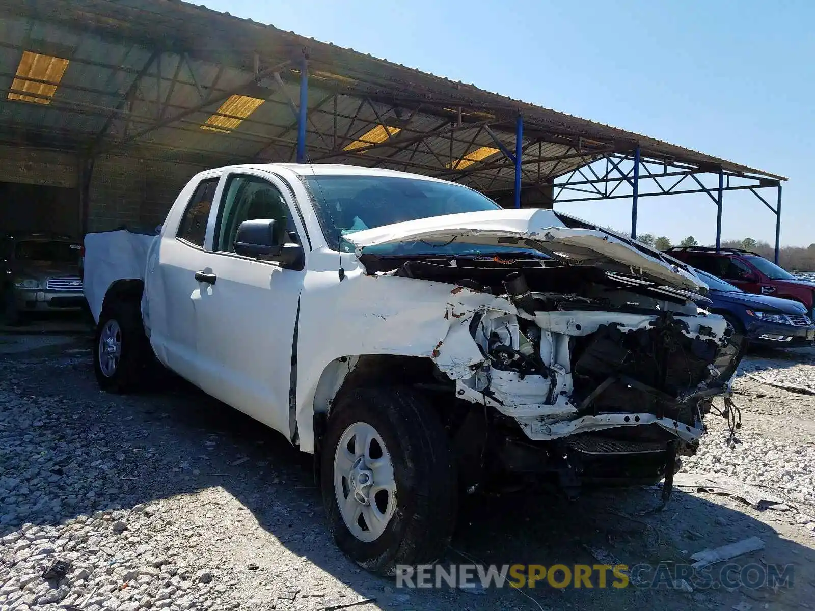 1 Photograph of a damaged car 5TFRM5F15KX135333 TOYOTA TUNDRA 2019