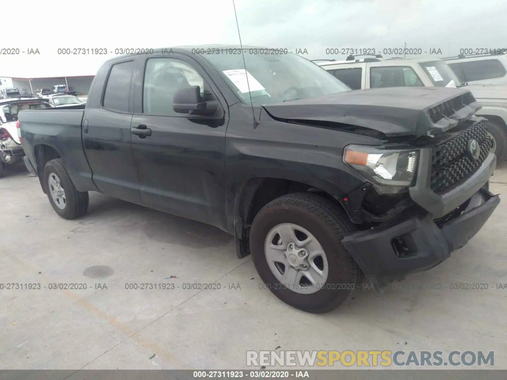 1 Photograph of a damaged car 5TFRM5F15KX138913 TOYOTA TUNDRA 2019