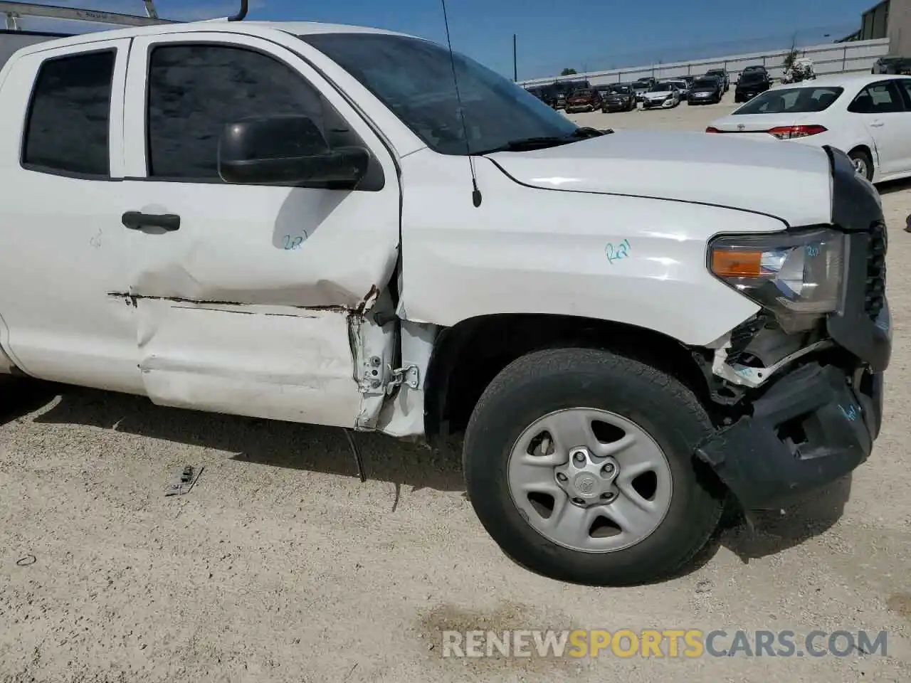 9 Photograph of a damaged car 5TFRM5F15KX141004 TOYOTA TUNDRA 2019