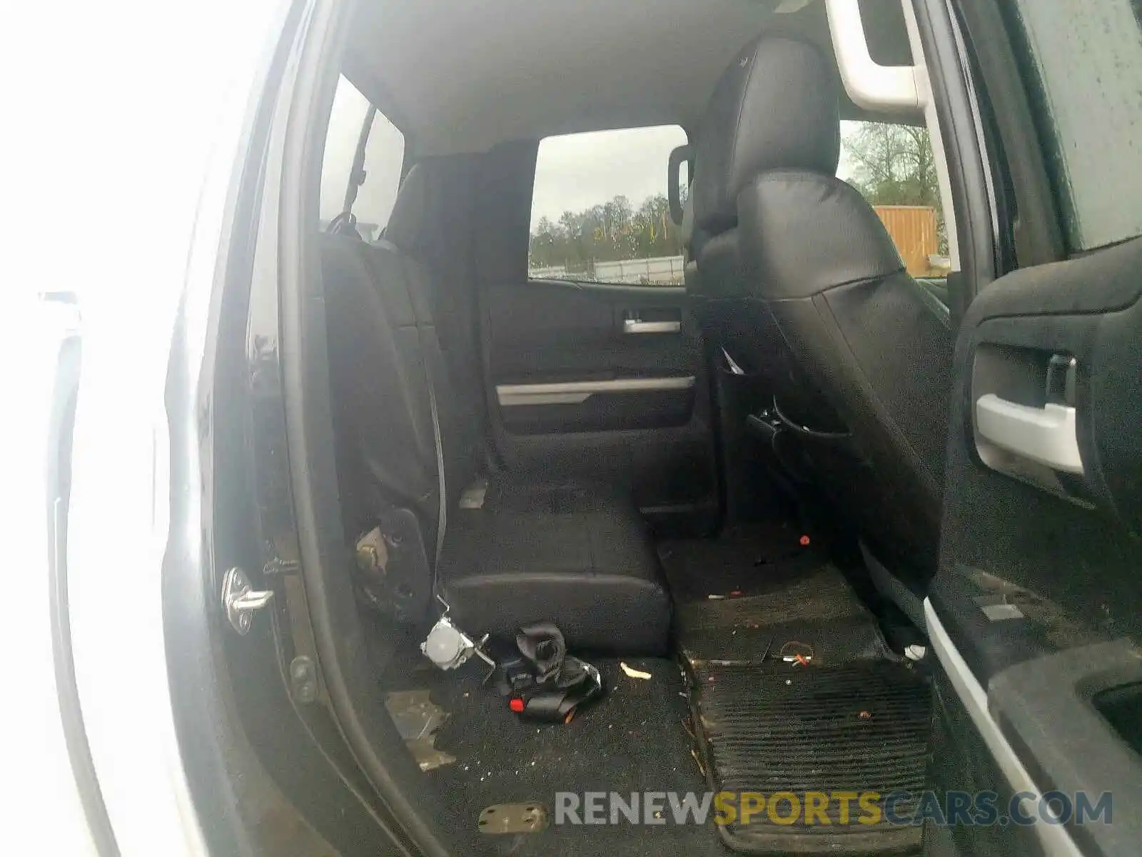 6 Photograph of a damaged car 5TFRM5F16KX134899 TOYOTA TUNDRA 2019