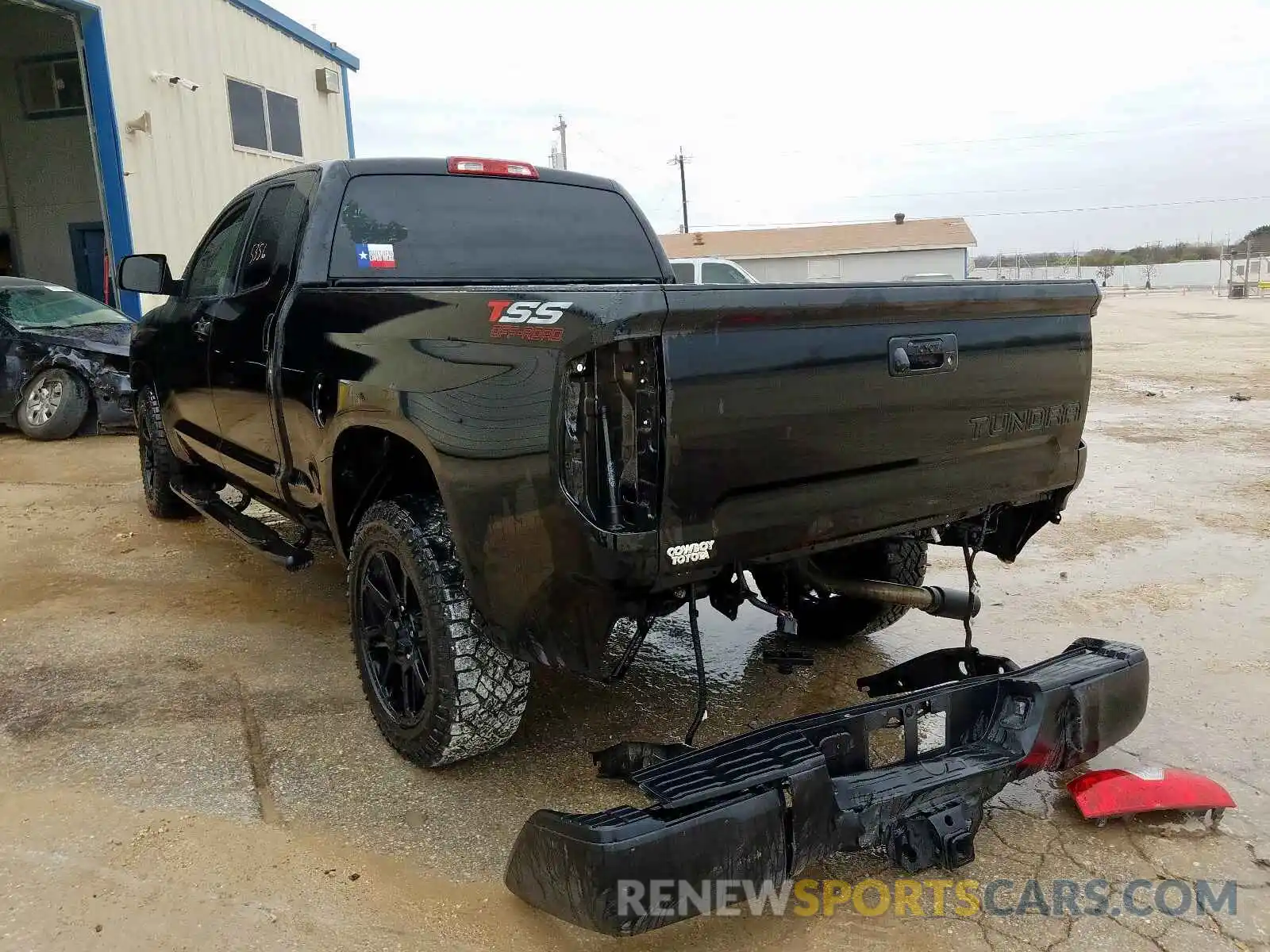 3 Photograph of a damaged car 5TFRM5F16KX139035 TOYOTA TUNDRA 2019