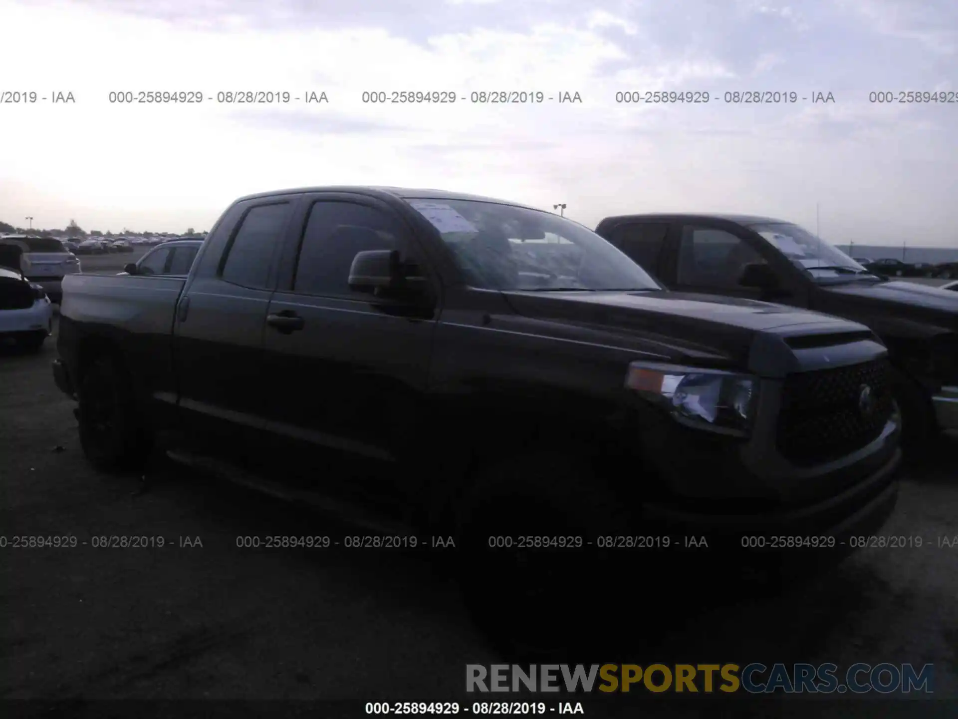 1 Photograph of a damaged car 5TFRM5F18KX139117 TOYOTA TUNDRA 2019