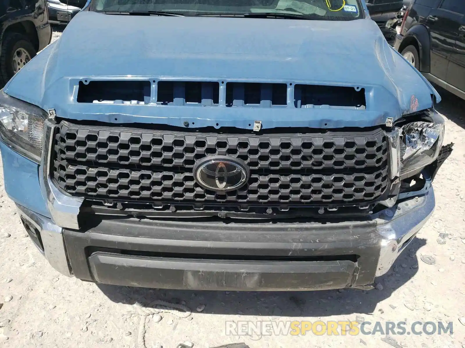 9 Photograph of a damaged car 5TFRM5F18KX141384 TOYOTA TUNDRA 2019