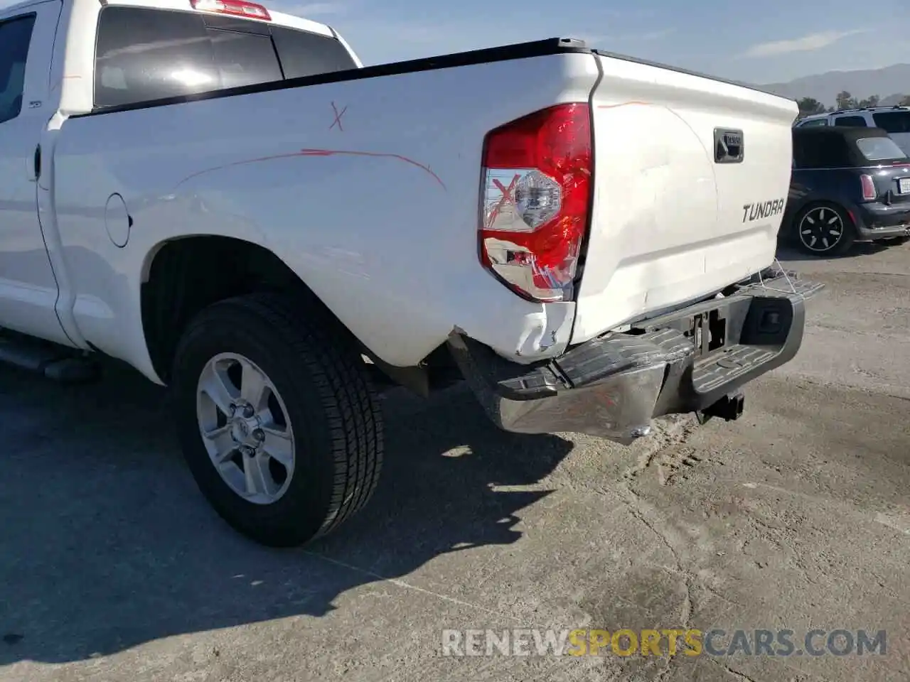 9 Photograph of a damaged car 5TFRM5F18KX141899 TOYOTA TUNDRA 2019