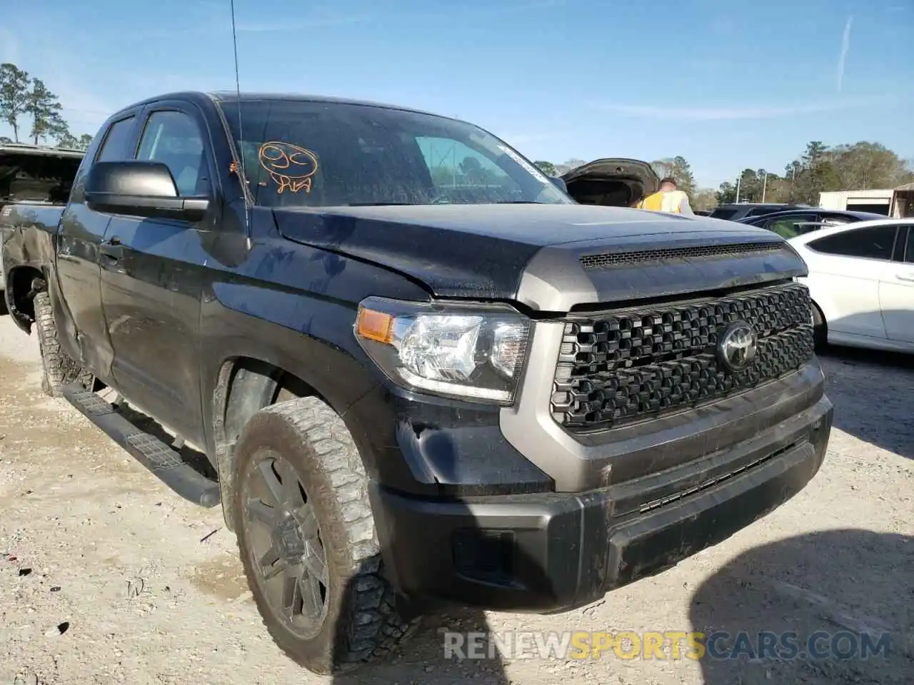 1 Фотография поврежденного автомобиля 5TFRM5F19KX141877 TOYOTA TUNDRA 2019