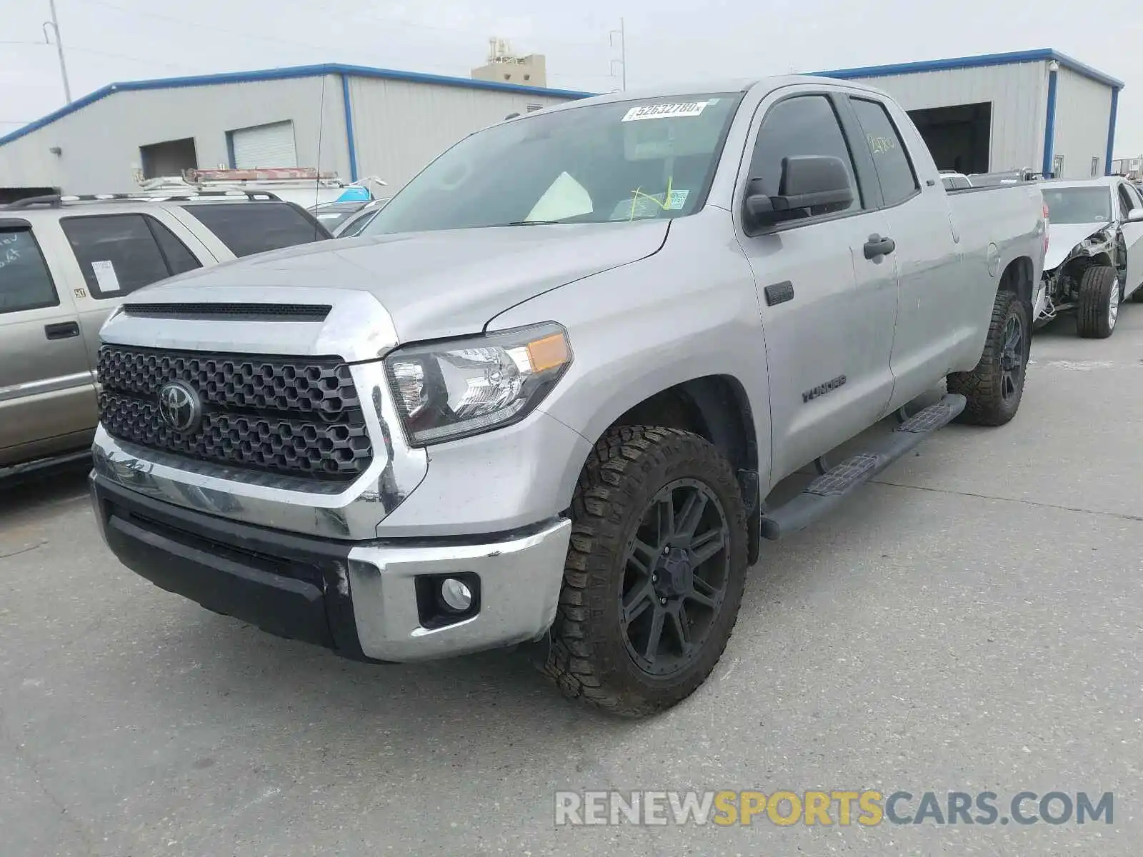 2 Фотография поврежденного автомобиля 5TFRY5F10KX247073 TOYOTA TUNDRA 2019