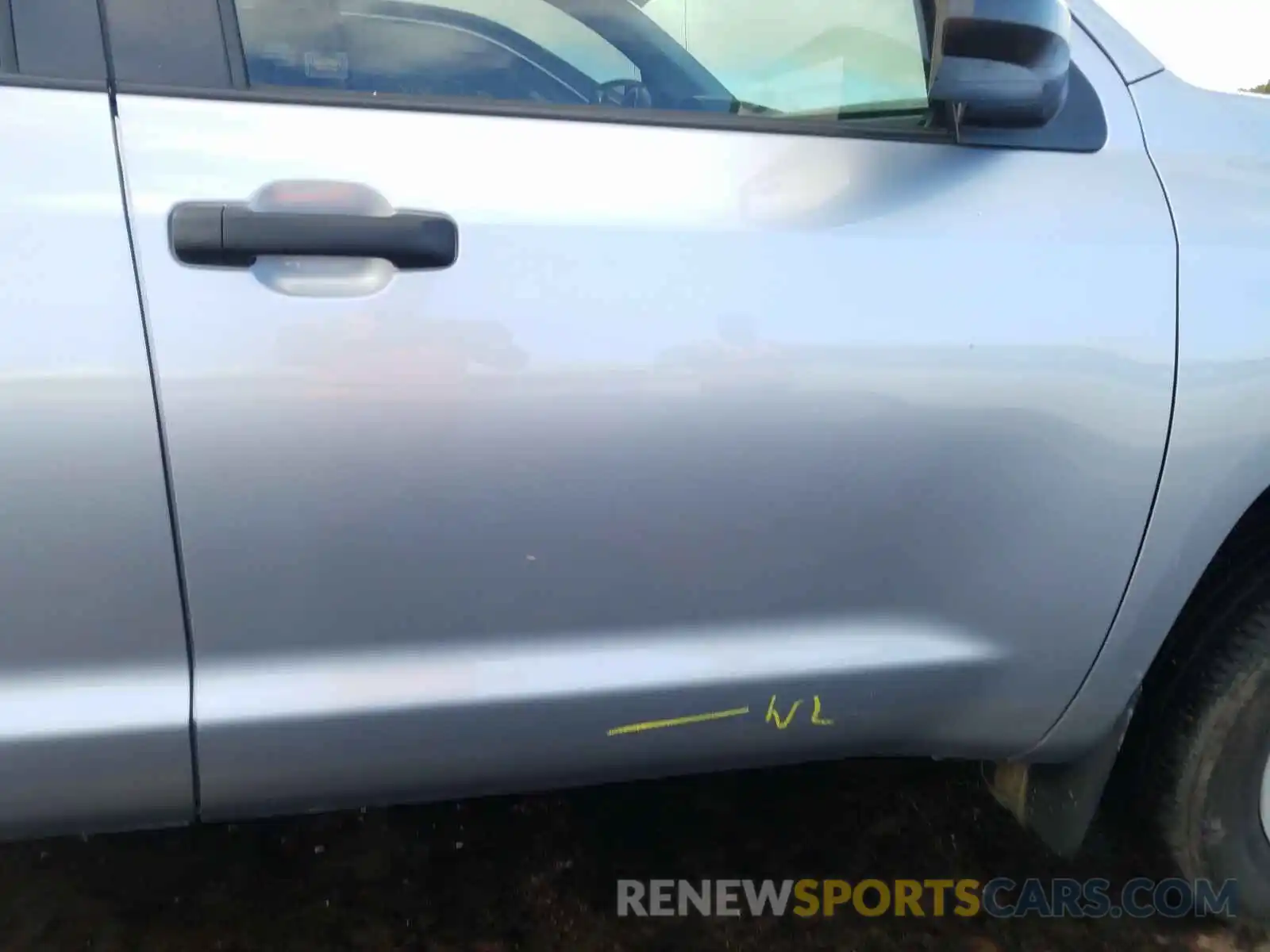 9 Photograph of a damaged car 5TFRY5F10KX251673 TOYOTA TUNDRA 2019