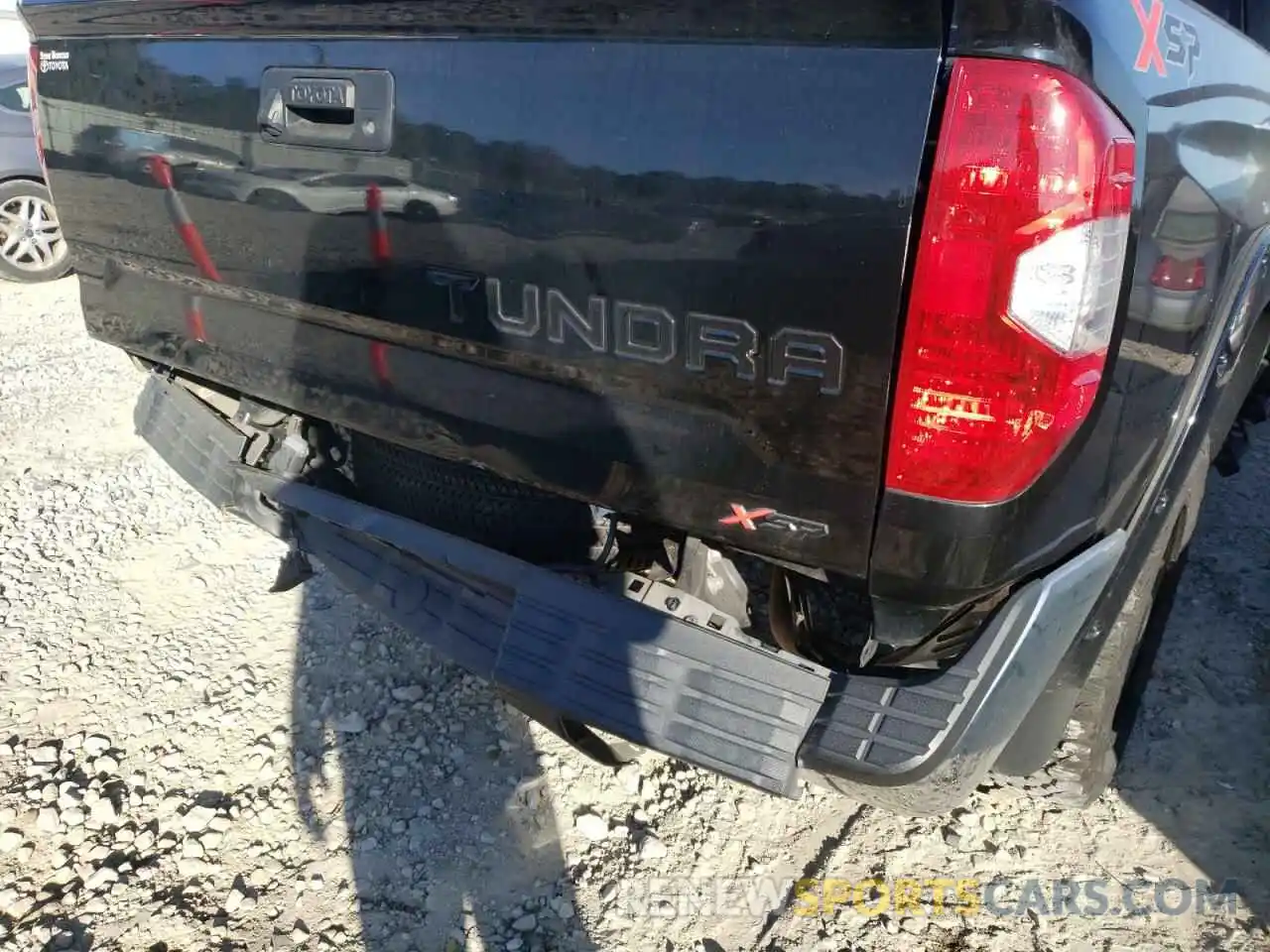 9 Photograph of a damaged car 5TFRY5F12KX249147 TOYOTA TUNDRA 2019