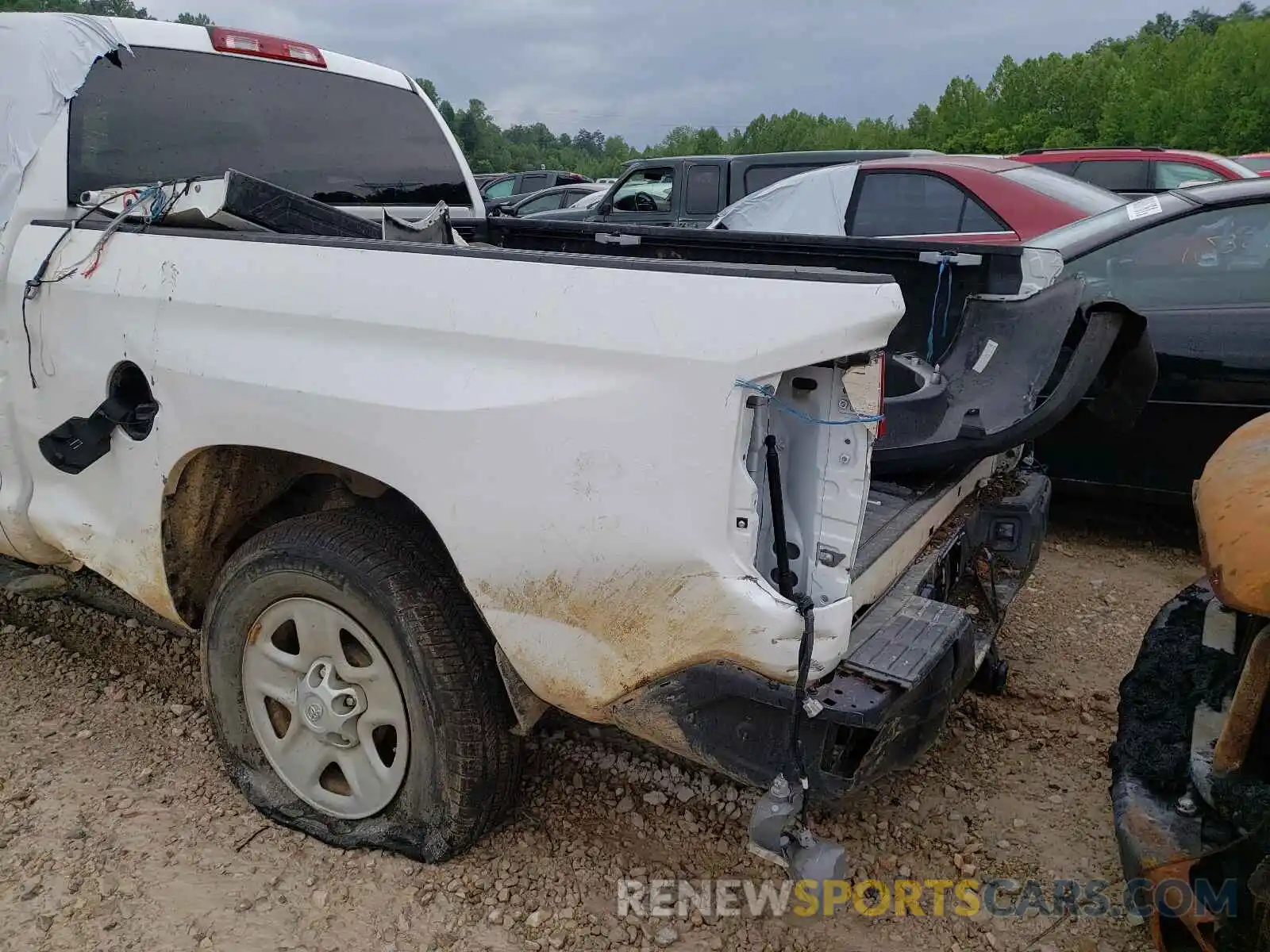 9 Photograph of a damaged car 5TFRY5F16KX254397 TOYOTA TUNDRA 2019