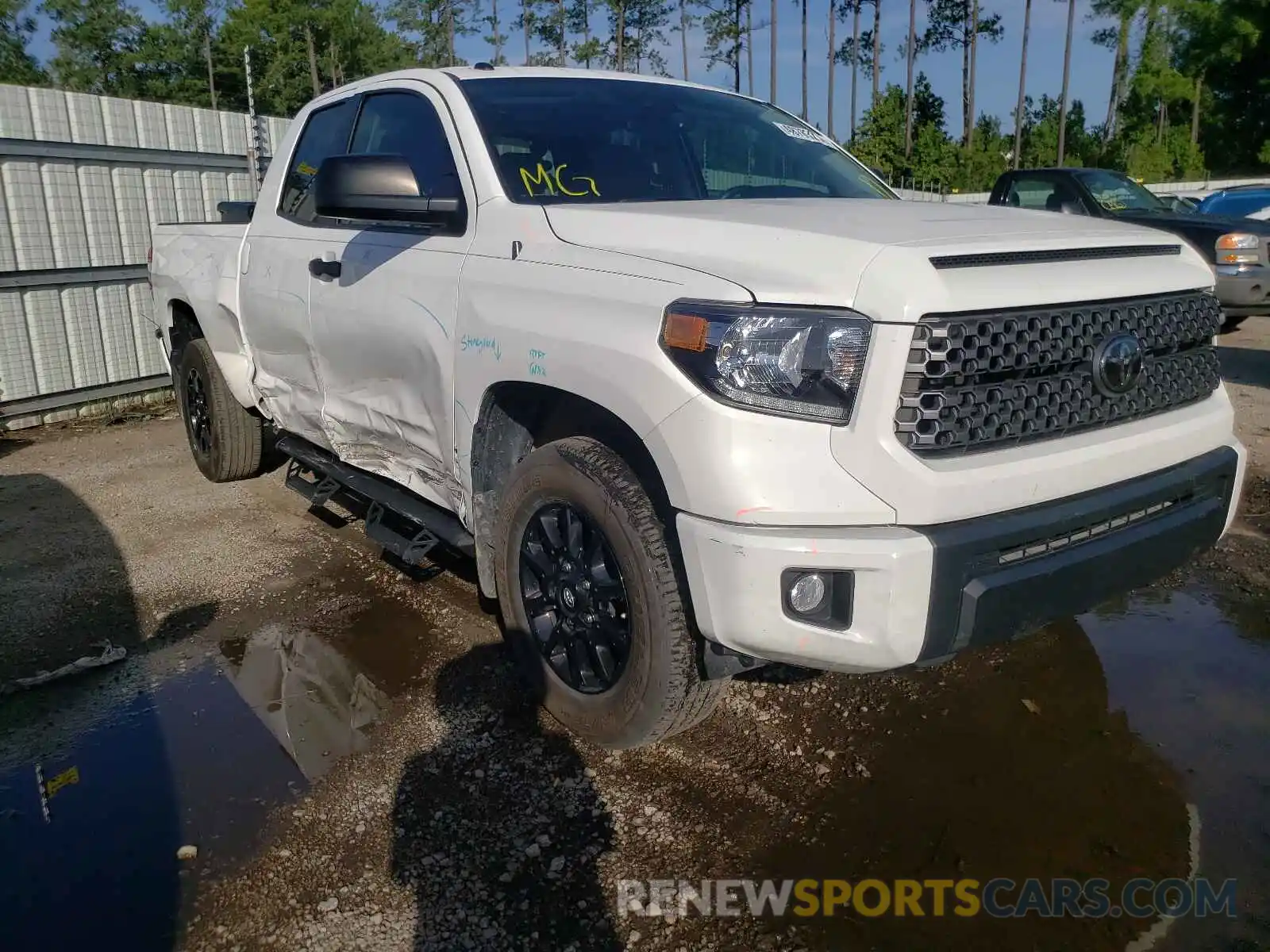 1 Photograph of a damaged car 5TFRY5F18KX249685 TOYOTA TUNDRA 2019