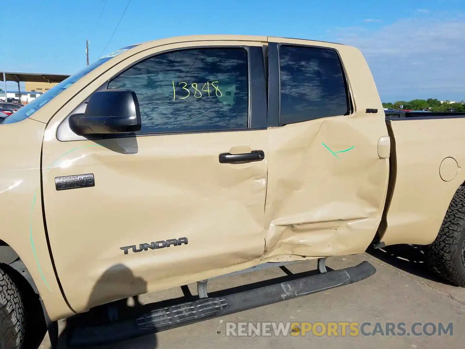 9 Photograph of a damaged car 5TFRY5F19KX244673 TOYOTA TUNDRA 2019