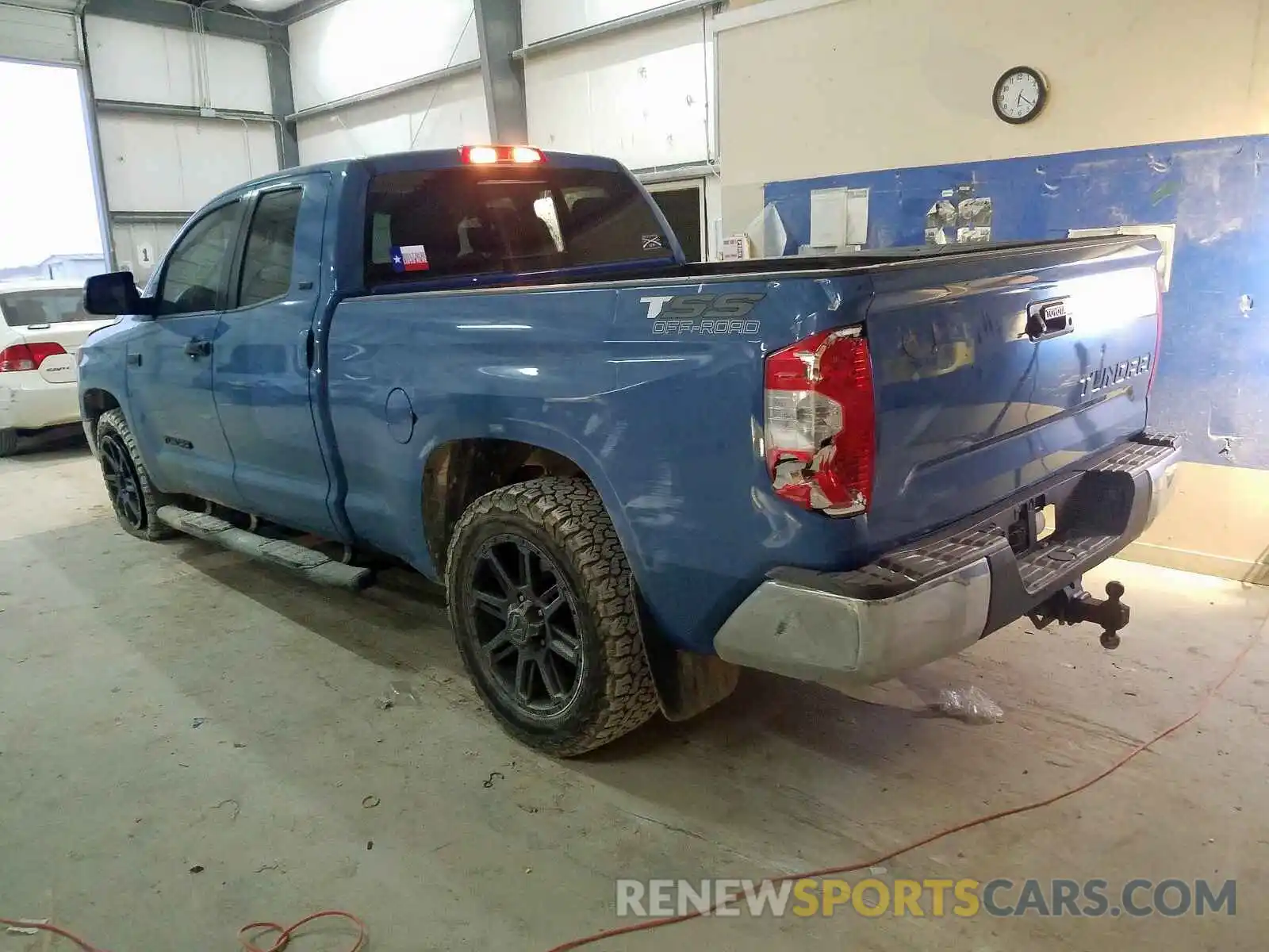 3 Photograph of a damaged car 5TFRY5F1XKX244214 TOYOTA TUNDRA 2019