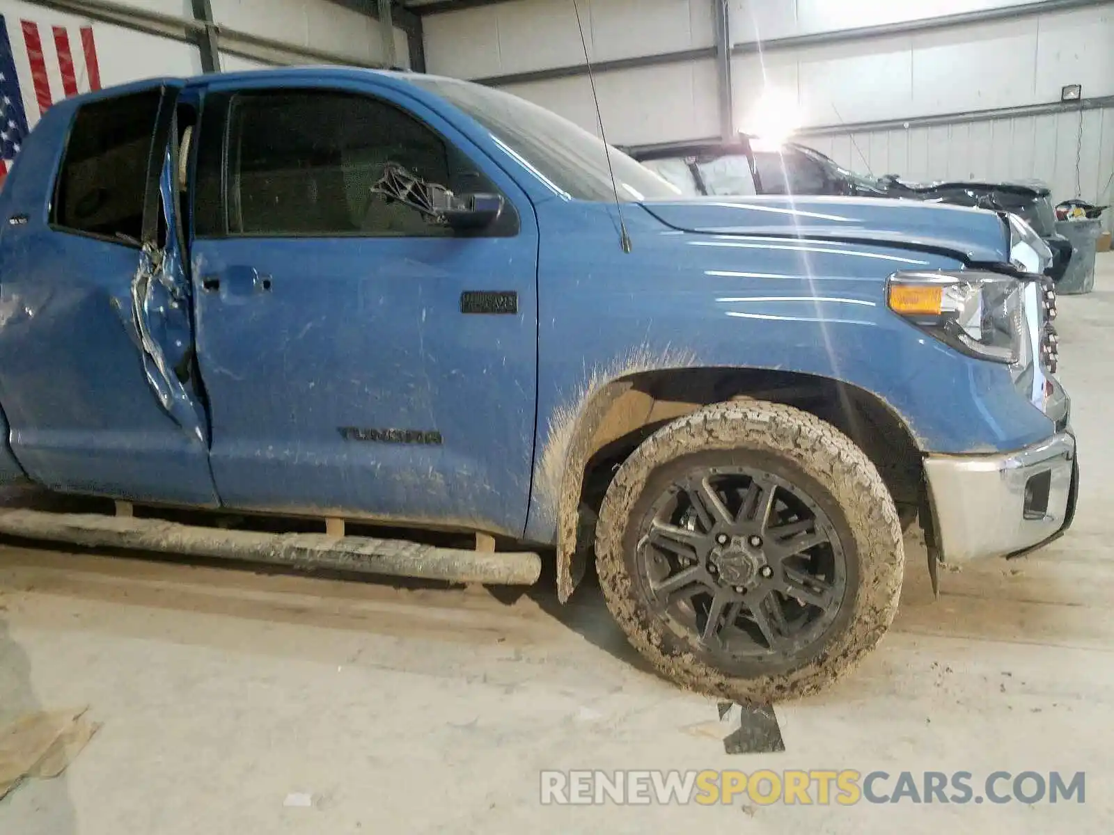 9 Photograph of a damaged car 5TFRY5F1XKX244214 TOYOTA TUNDRA 2019