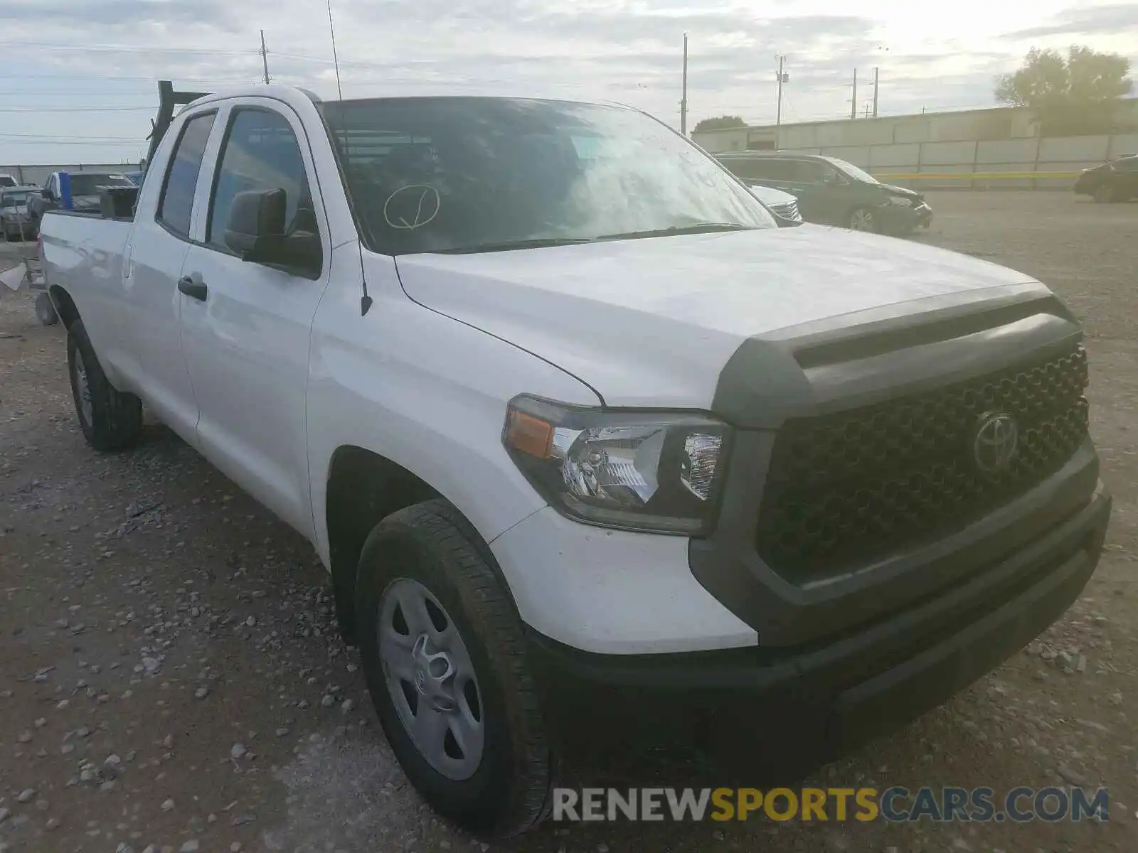 1 Photograph of a damaged car 5TFTY5F18KX010501 TOYOTA TUNDRA 2019