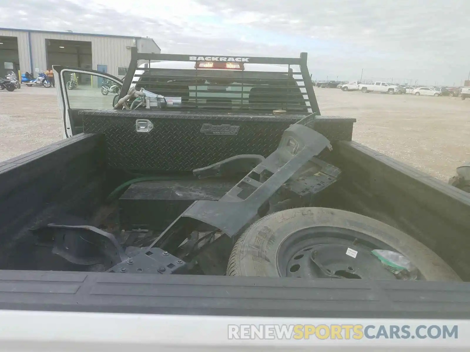 9 Photograph of a damaged car 5TFTY5F18KX010501 TOYOTA TUNDRA 2019