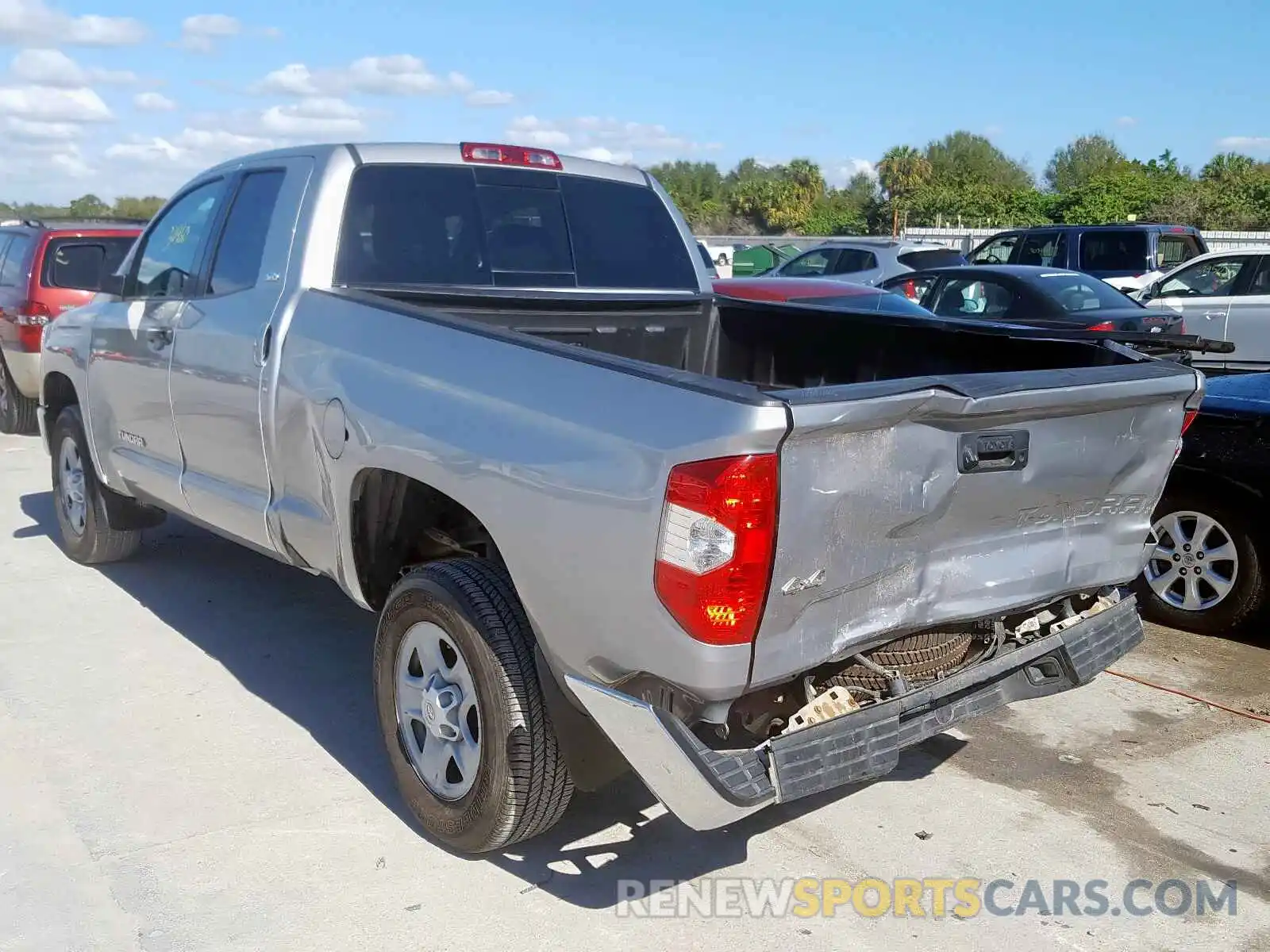 3 Photograph of a damaged car 5TFUM5F10KX080042 TOYOTA TUNDRA 2019