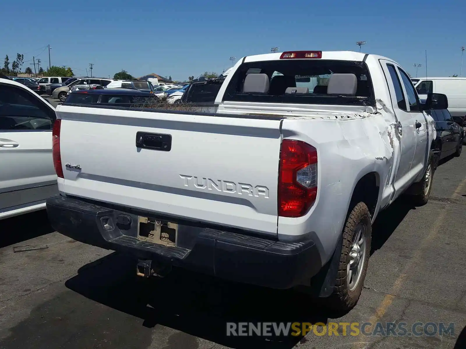 4 Photograph of a damaged car 5TFUM5F10KX080719 TOYOTA TUNDRA 2019