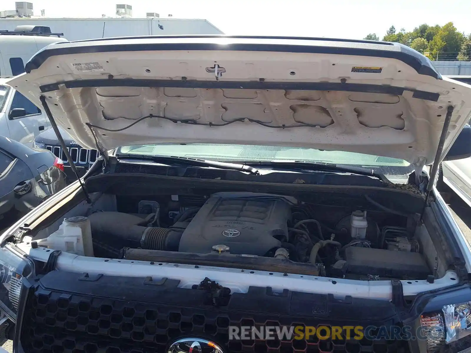 7 Photograph of a damaged car 5TFUM5F10KX080719 TOYOTA TUNDRA 2019